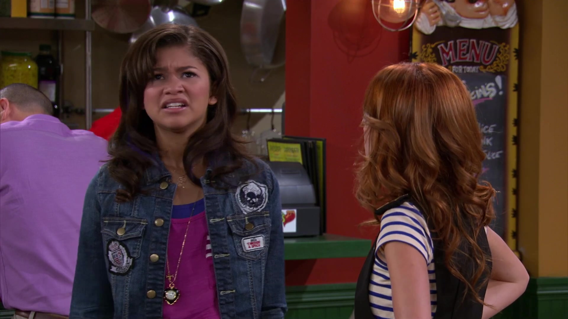 Shake_It_Up_S02E04_Beam_It_Up_1080p_BTD_001944.jpg