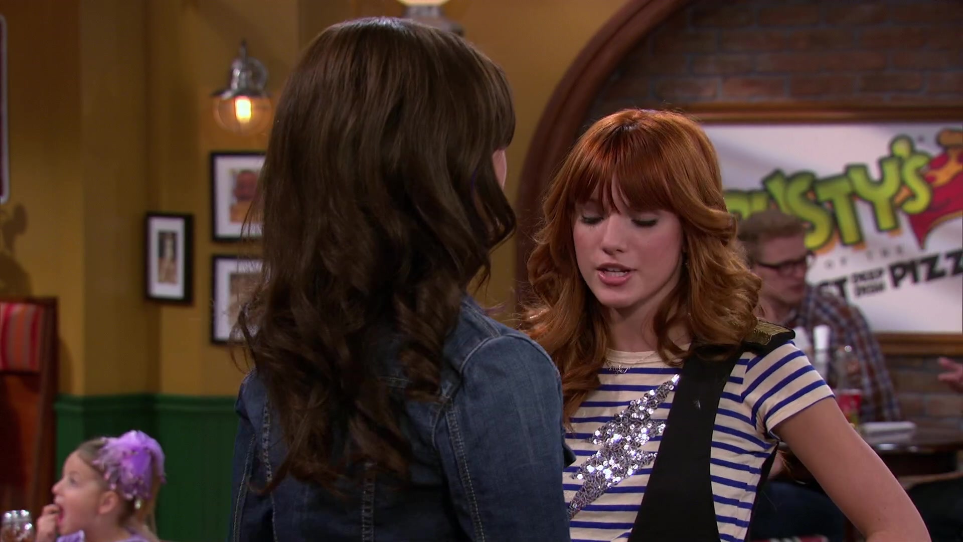 Shake_It_Up_S02E04_Beam_It_Up_1080p_BTD_002006.jpg