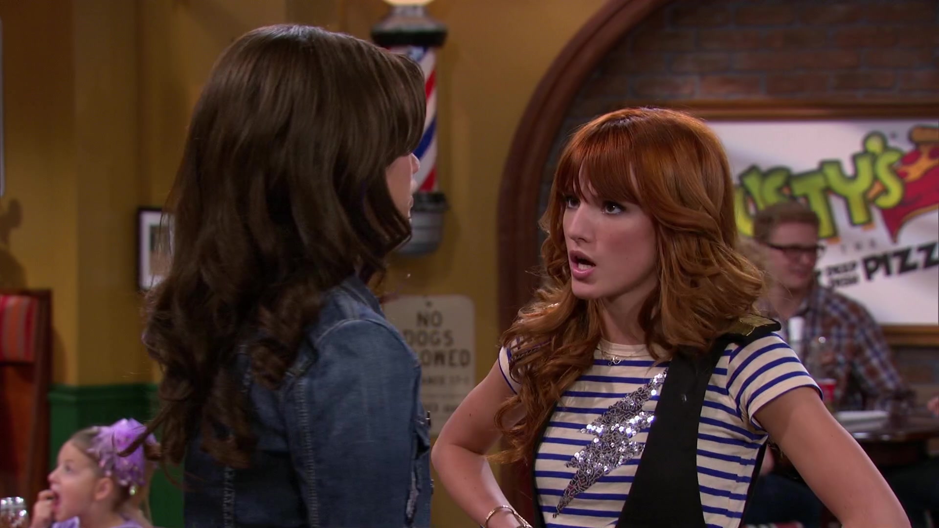 Shake_It_Up_S02E04_Beam_It_Up_1080p_BTD_002008.jpg Shake_It_Up_S02E04_Beam_It_Up_1080p_BTD_002008.jpg