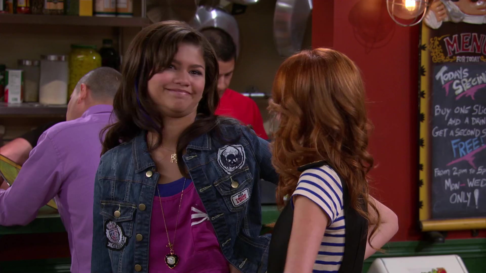 Shake_It_Up_S02E04_Beam_It_Up_1080p_BTD_002024.jpg Shake_It_Up_S02E04_Beam_It_Up_1080p_BTD_002024.jpg