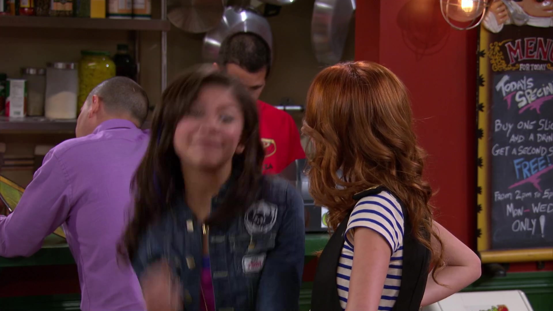 Shake_It_Up_S02E04_Beam_It_Up_1080p_BTD_002028.jpg Shake_It_Up_S02E04_Beam_It_Up_1080p_BTD_002028.jpg