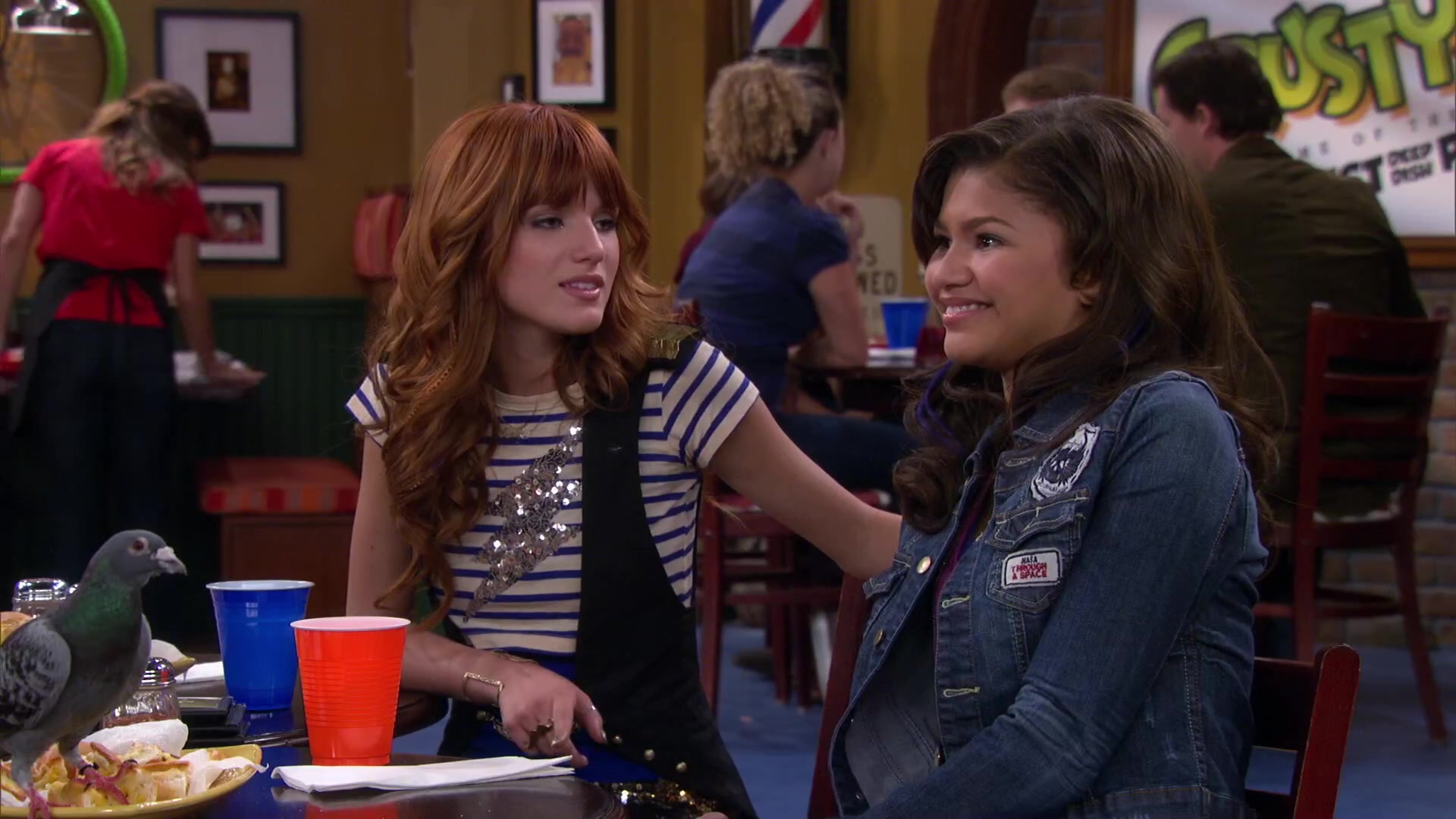 Shake_It_Up_S02E04_Beam_It_Up_1080p_BTD_002113.jpg Shake_It_Up_S02E04_Beam_It_Up_1080p_BTD_002113.jpg