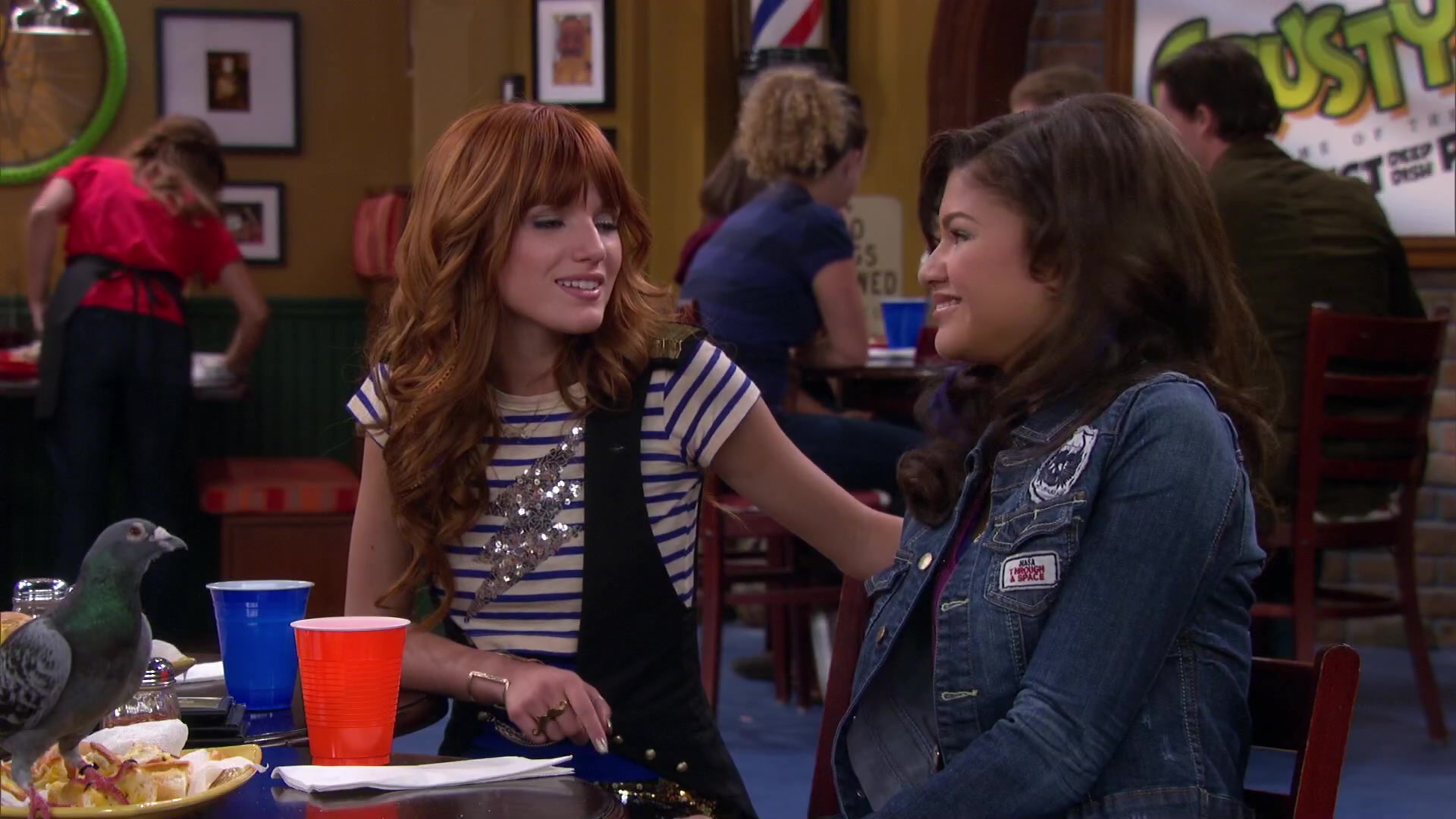 Shake_It_Up_S02E04_Beam_It_Up_1080p_BTD_002114.jpg Shake_It_Up_S02E04_Beam_It_Up_1080p_BTD_002114.jpg