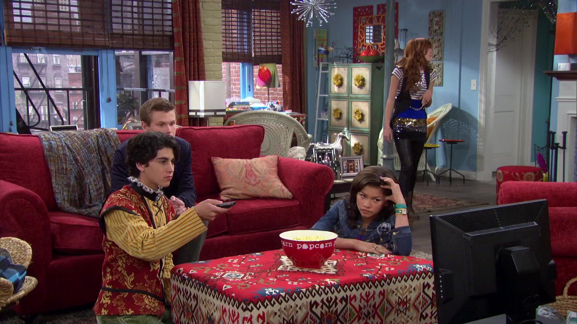 Shake_It_Up_S02E04_Beam_It_Up_1080p_BTD_002272.jpg Shake_It_Up_S02E04_Beam_It_Up_1080p_BTD_002272.jpg