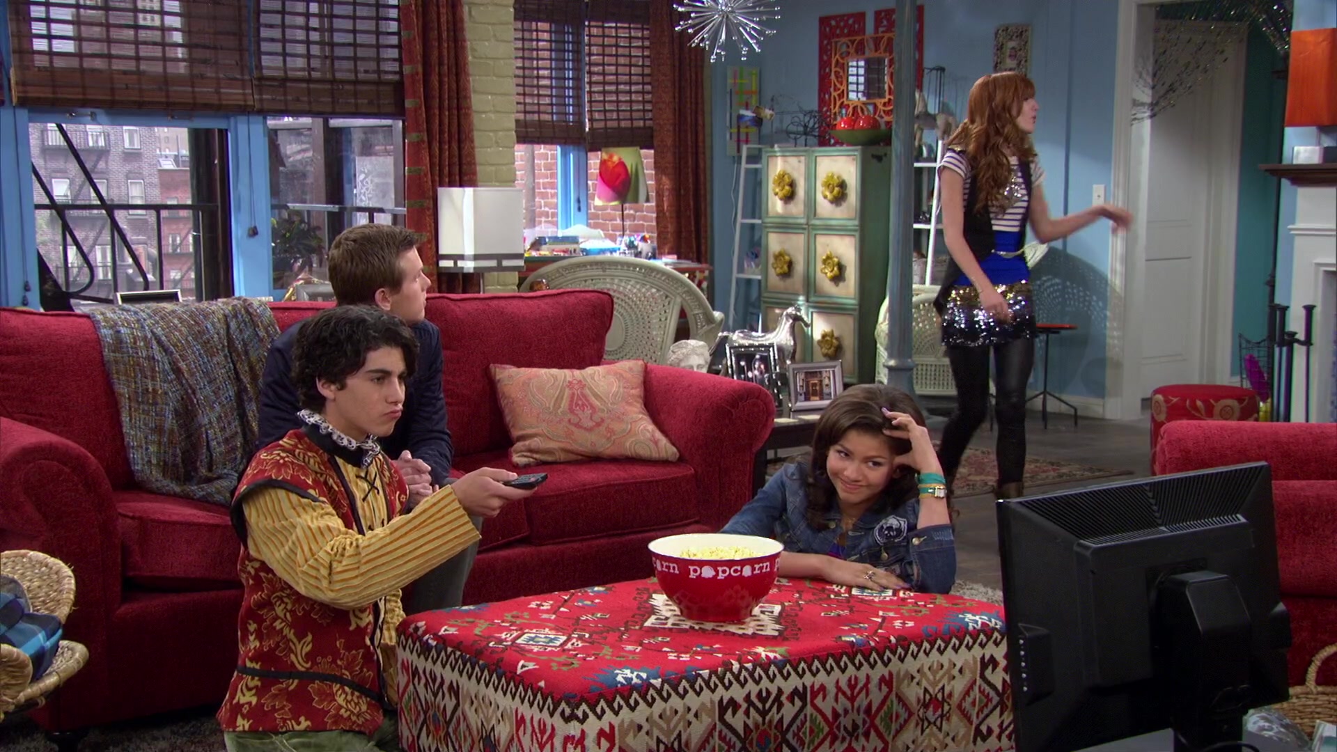 Shake_It_Up_S02E04_Beam_It_Up_1080p_BTD_002274.jpg