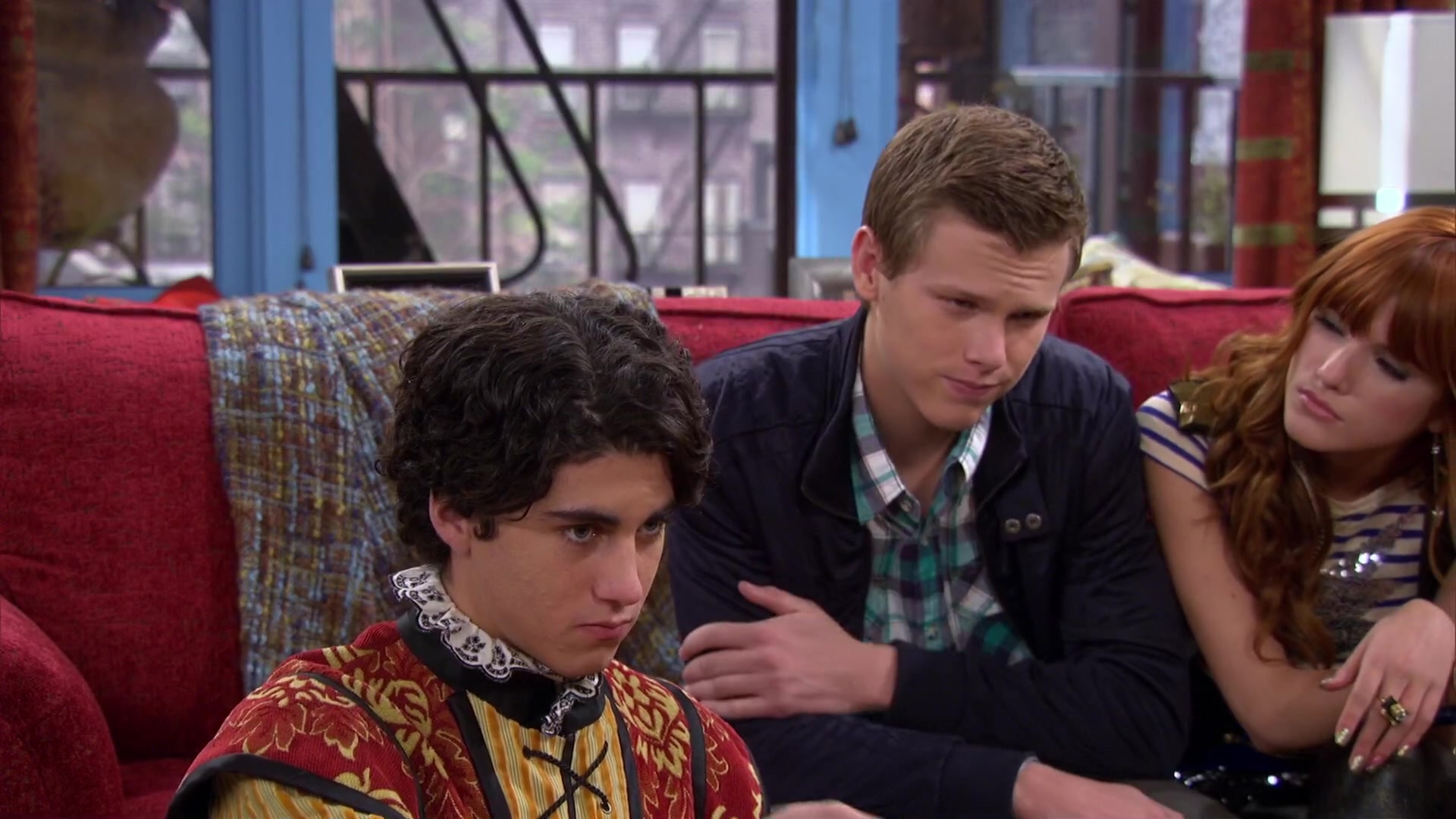 Shake_It_Up_S02E04_Beam_It_Up_1080p_BTD_002337.jpg Shake_It_Up_S02E04_Beam_It_Up_1080p_BTD_002337.jpg