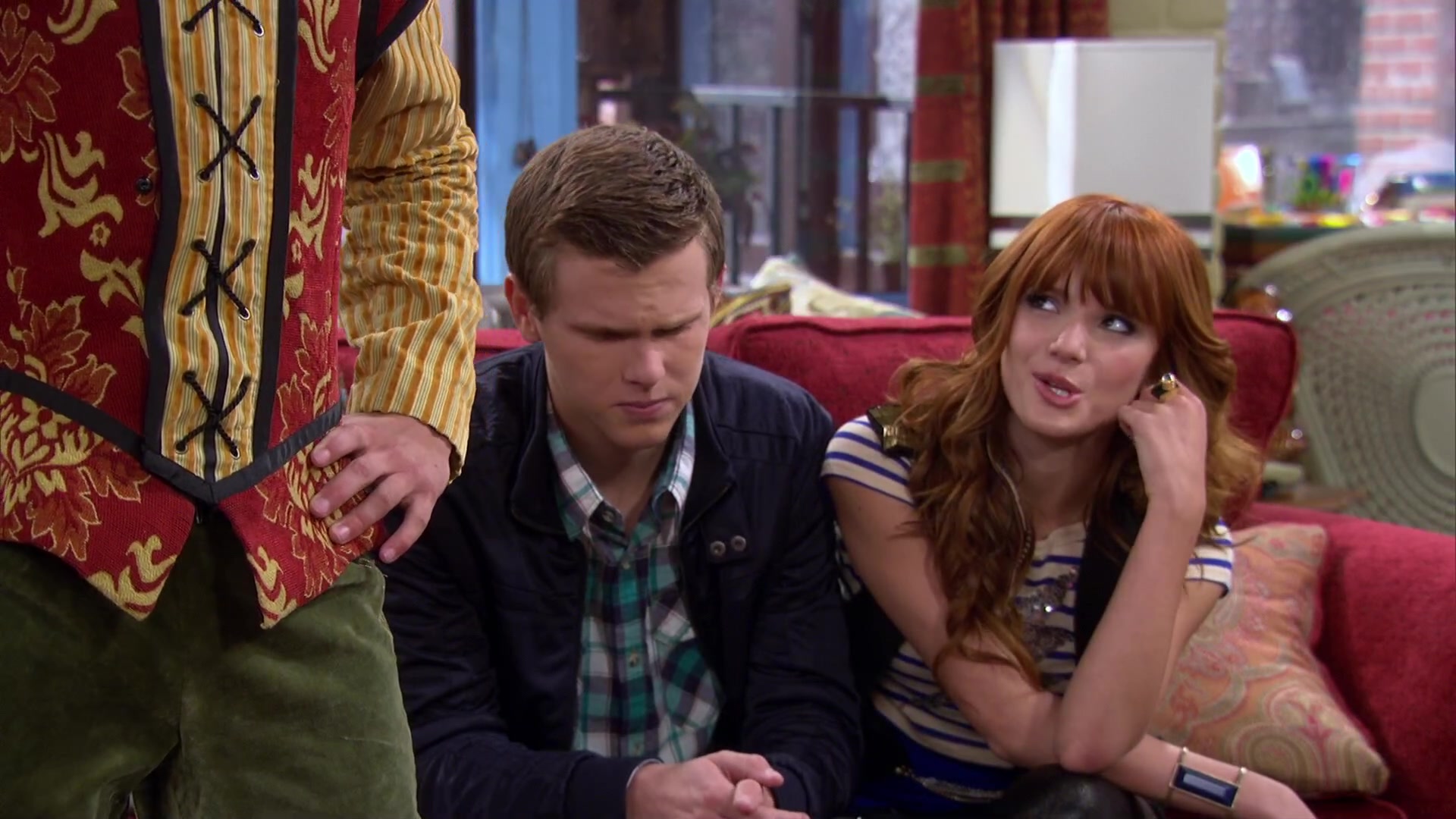 Shake_It_Up_S02E04_Beam_It_Up_1080p_BTD_002375.jpg