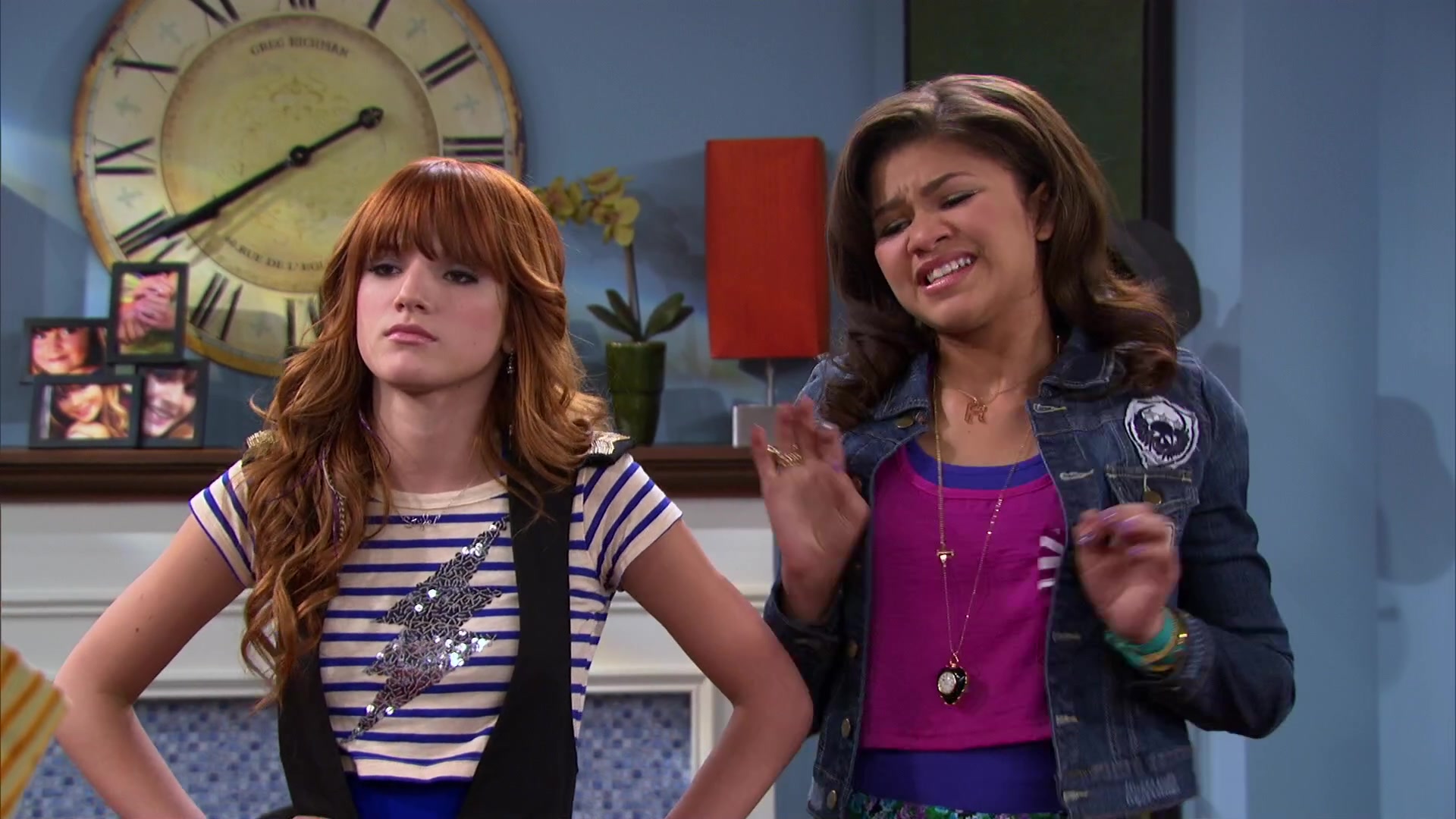 Shake_It_Up_S02E04_Beam_It_Up_1080p_BTD_002429.jpg Shake_It_Up_S02E04_Beam_It_Up_1080p_BTD_002429.jpg