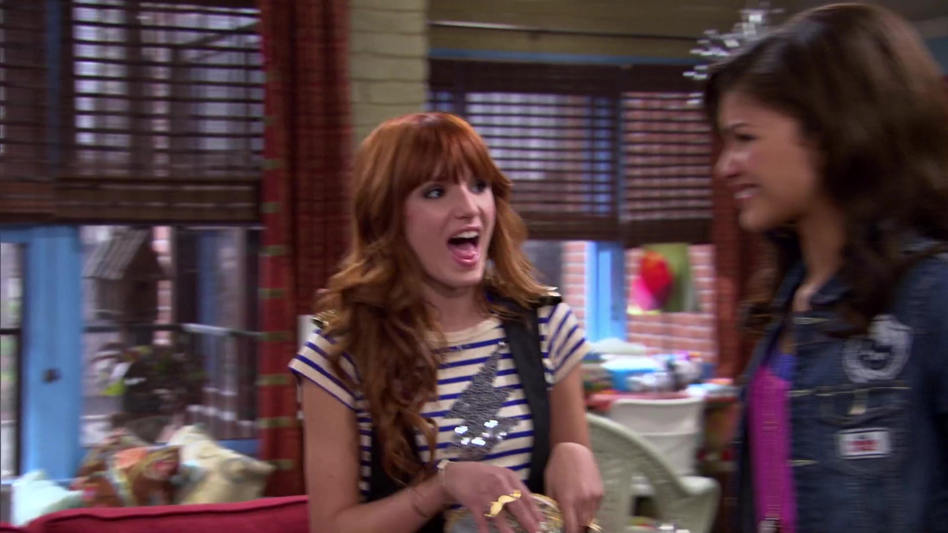 Shake_It_Up_S02E04_Beam_It_Up_1080p_BTD_002478.jpg