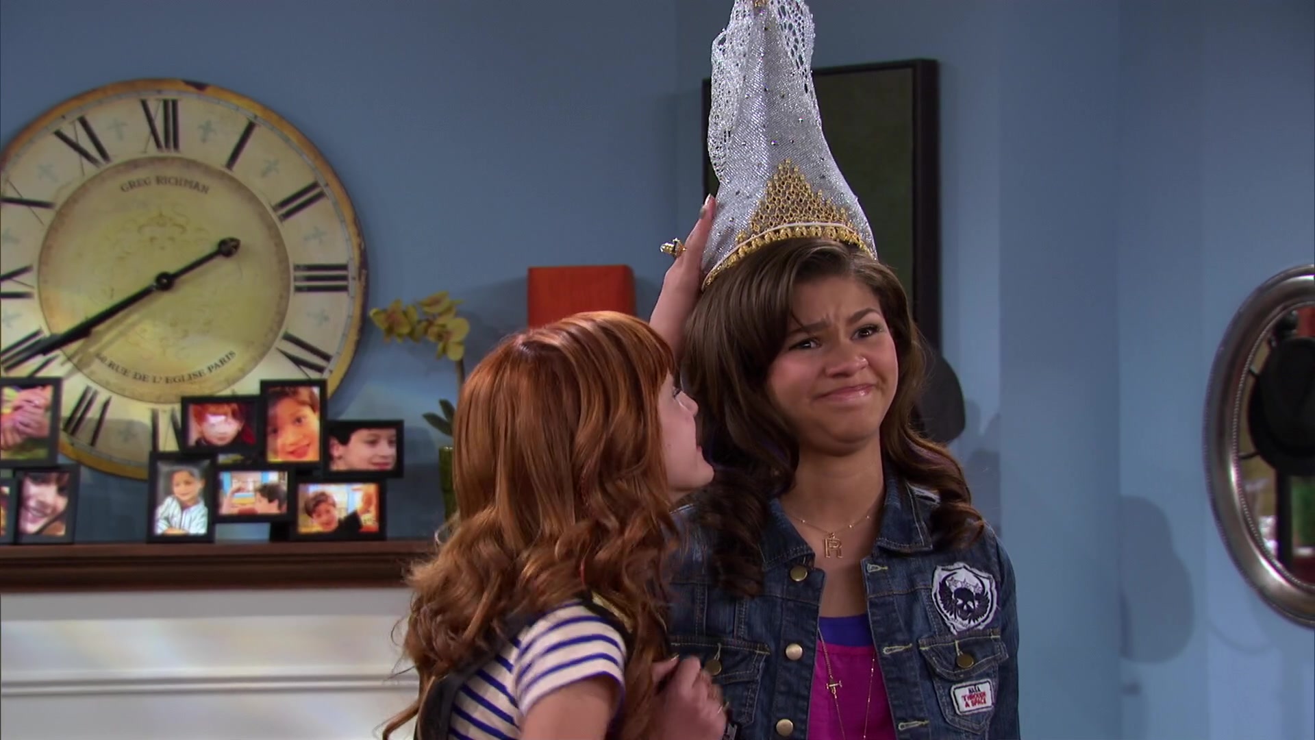 Shake_It_Up_S02E04_Beam_It_Up_1080p_BTD_002488.jpg