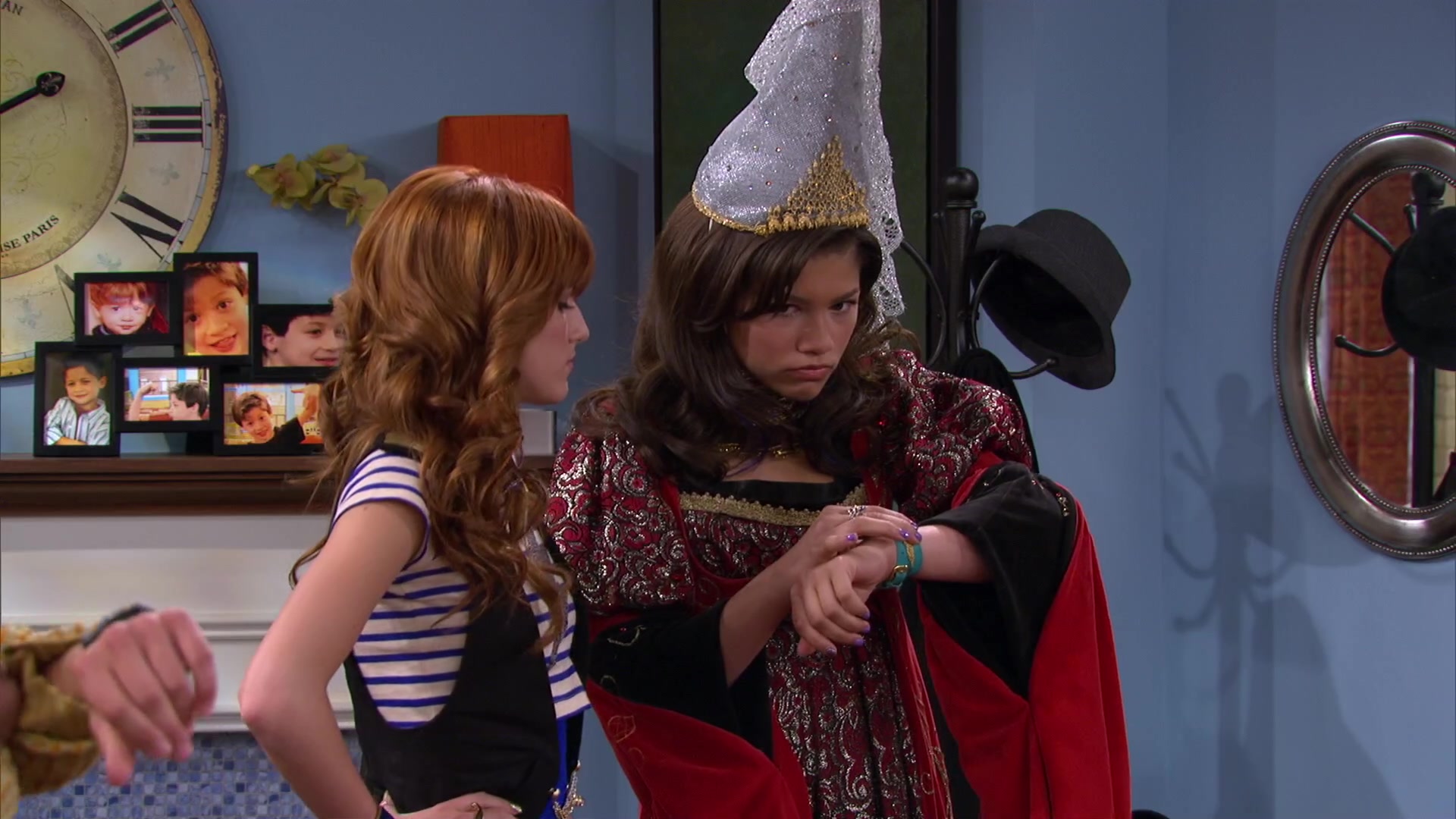 Shake_It_Up_S02E04_Beam_It_Up_1080p_BTD_002772.jpg Shake_It_Up_S02E04_Beam_It_Up_1080p_BTD_002772.jpg