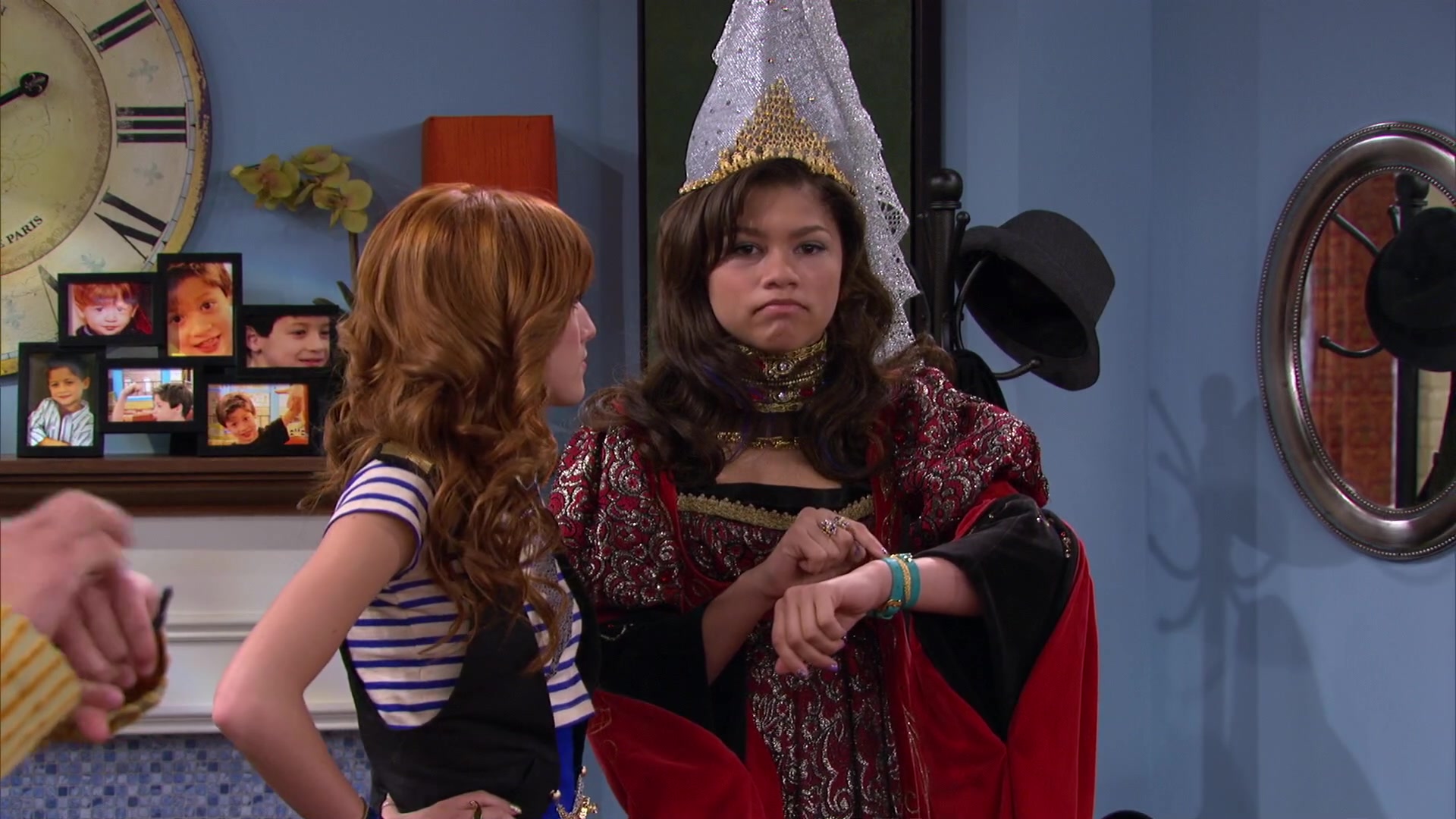 Shake_It_Up_S02E04_Beam_It_Up_1080p_BTD_002778.jpg Shake_It_Up_S02E04_Beam_It_Up_1080p_BTD_002778.jpg