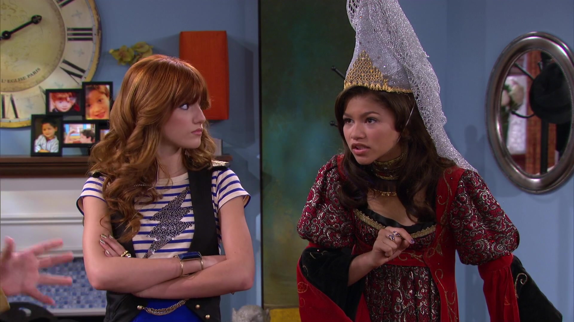 Shake_It_Up_S02E04_Beam_It_Up_1080p_BTD_002853.jpg