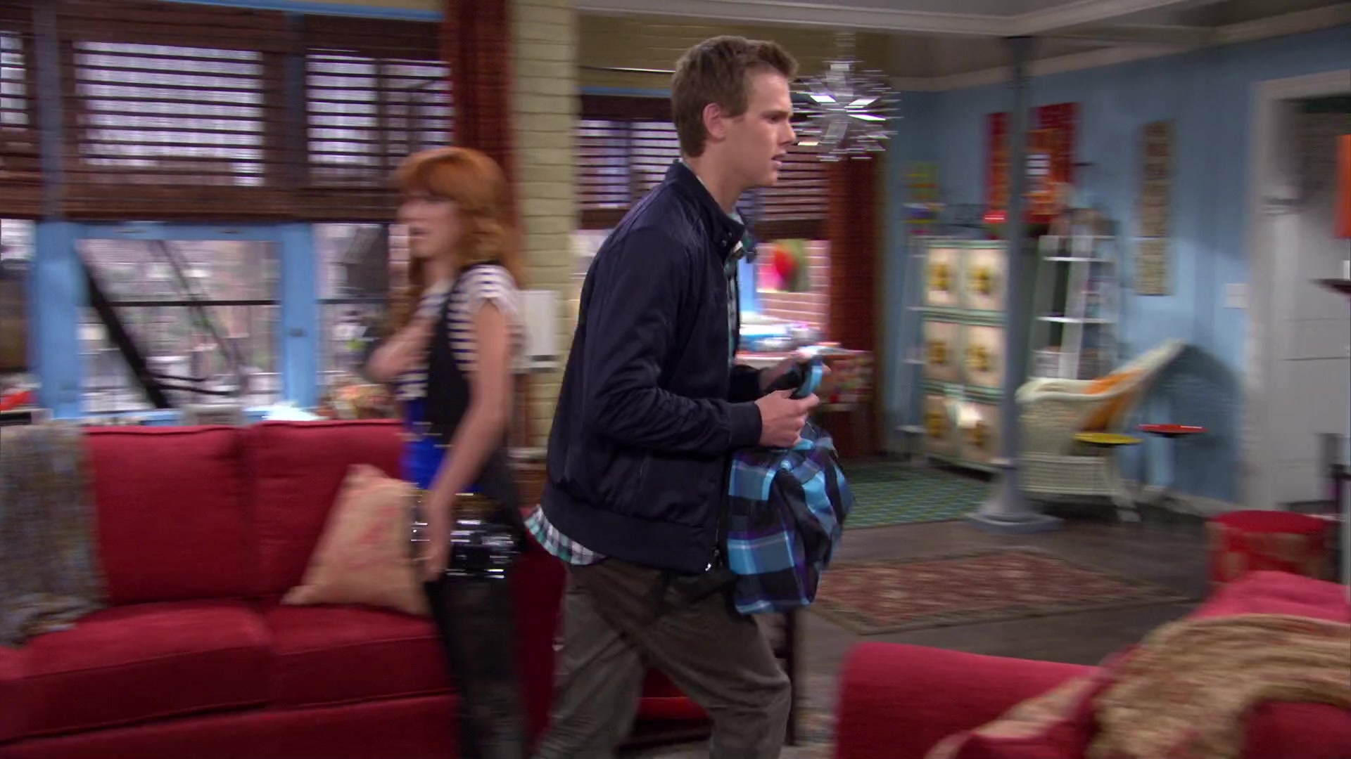 Shake_It_Up_S02E04_Beam_It_Up_1080p_BTD_002912.jpg