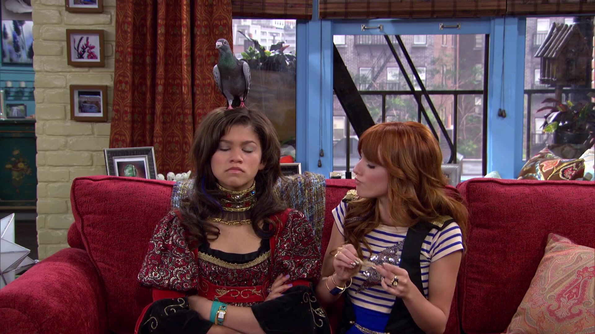 Shake_It_Up_S02E04_Beam_It_Up_1080p_BTD_003002.jpg Shake_It_Up_S02E04_Beam_It_Up_1080p_BTD_003002.jpg