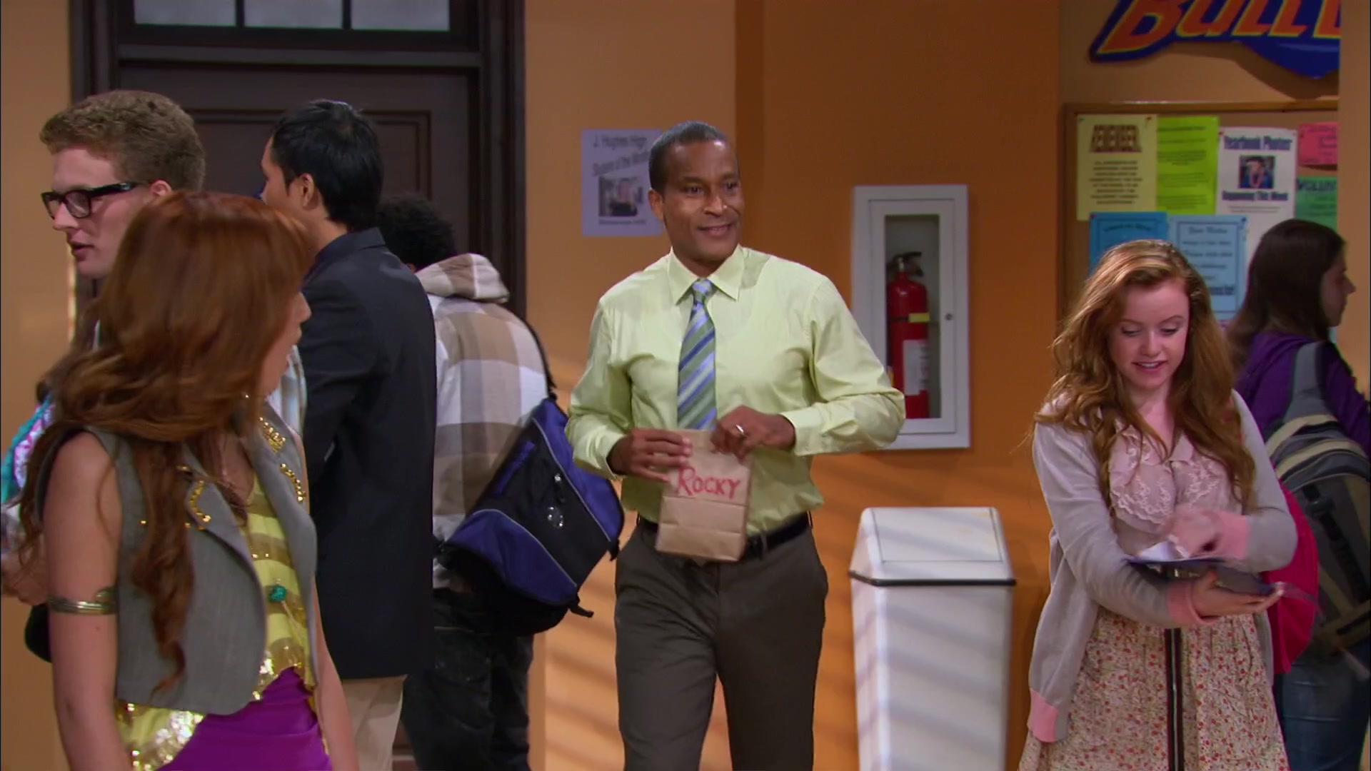 Shake_It_Up_S02E05_Doctor_It_Up_1080p_BTD_000051.jpg