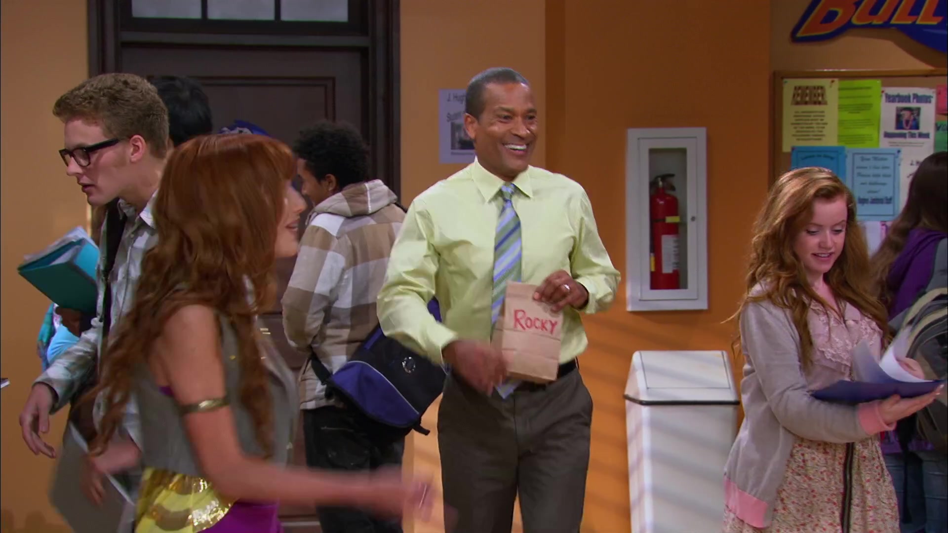 Shake_It_Up_S02E05_Doctor_It_Up_1080p_BTD_000052.jpg