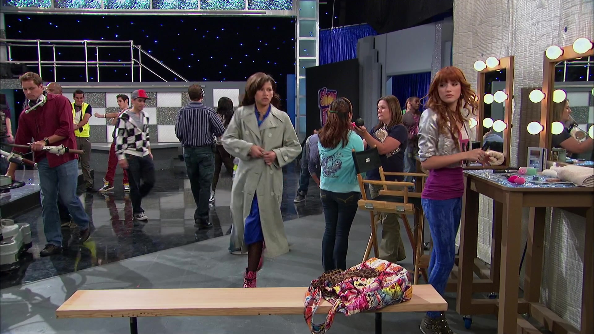 Shake_It_Up_S02E05_Doctor_It_Up_1080p_BTD_001215.jpg