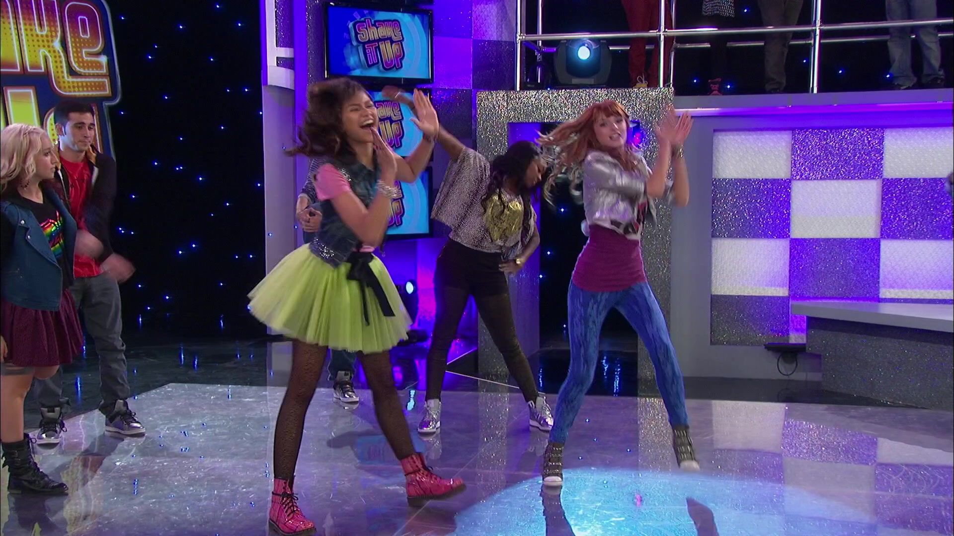 Shake_It_Up_S02E05_Doctor_It_Up_1080p_BTD_001511.jpg