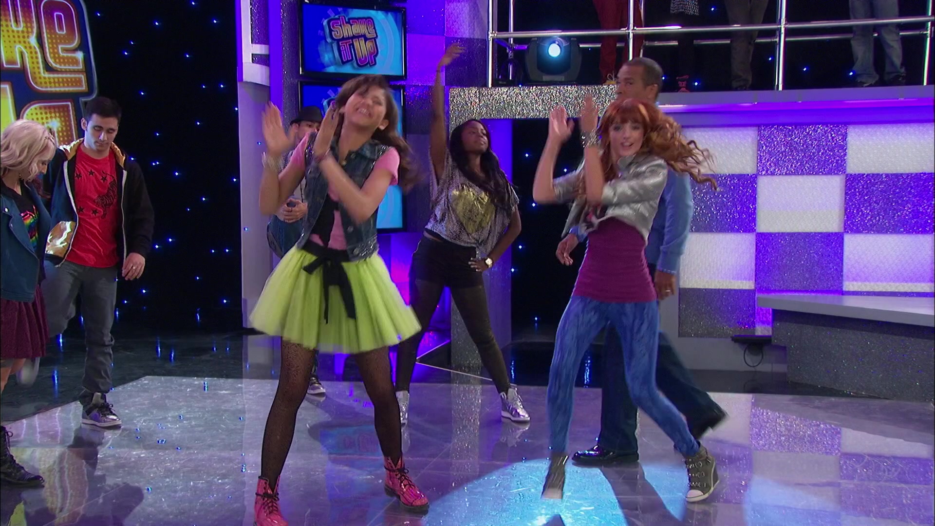 Shake_It_Up_S02E05_Doctor_It_Up_1080p_BTD_001515.jpg Shake_It_Up_S02E05_Doctor_It_Up_1080p_BTD_001515.jpg