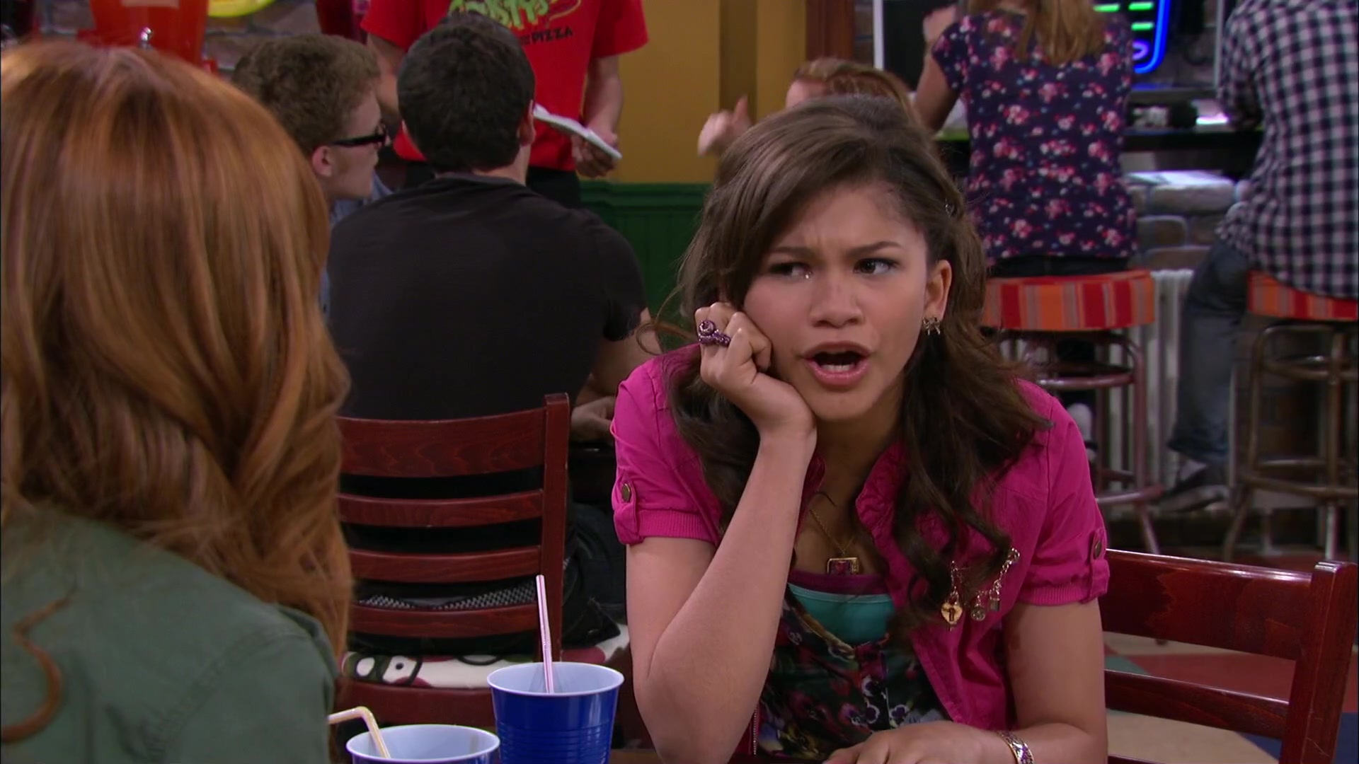 Shake_It_Up_S02E05_Doctor_It_Up_1080p_BTD_002056.jpg Shake_It_Up_S02E05_Doctor_It_Up_1080p_BTD_002056.jpg
