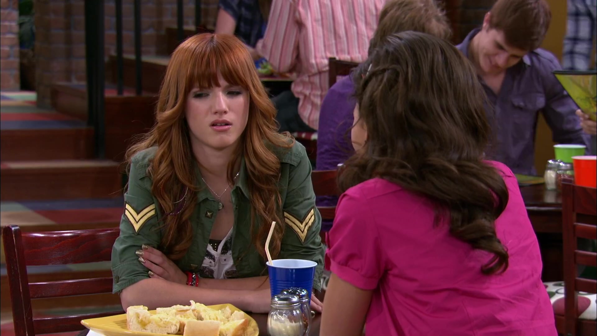 Shake_It_Up_S02E05_Doctor_It_Up_1080p_BTD_002064.jpg