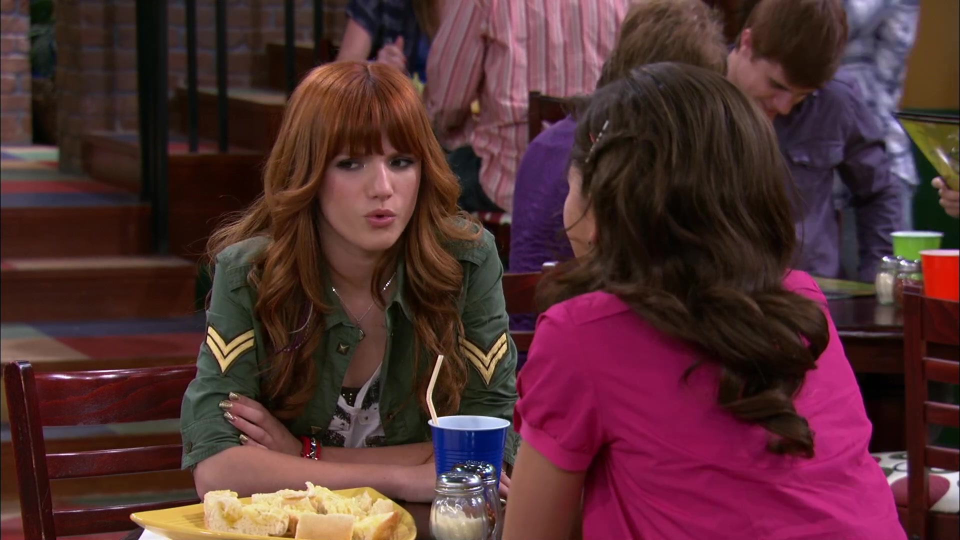 Shake_It_Up_S02E05_Doctor_It_Up_1080p_BTD_002066.jpg Shake_It_Up_S02E05_Doctor_It_Up_1080p_BTD_002066.jpg