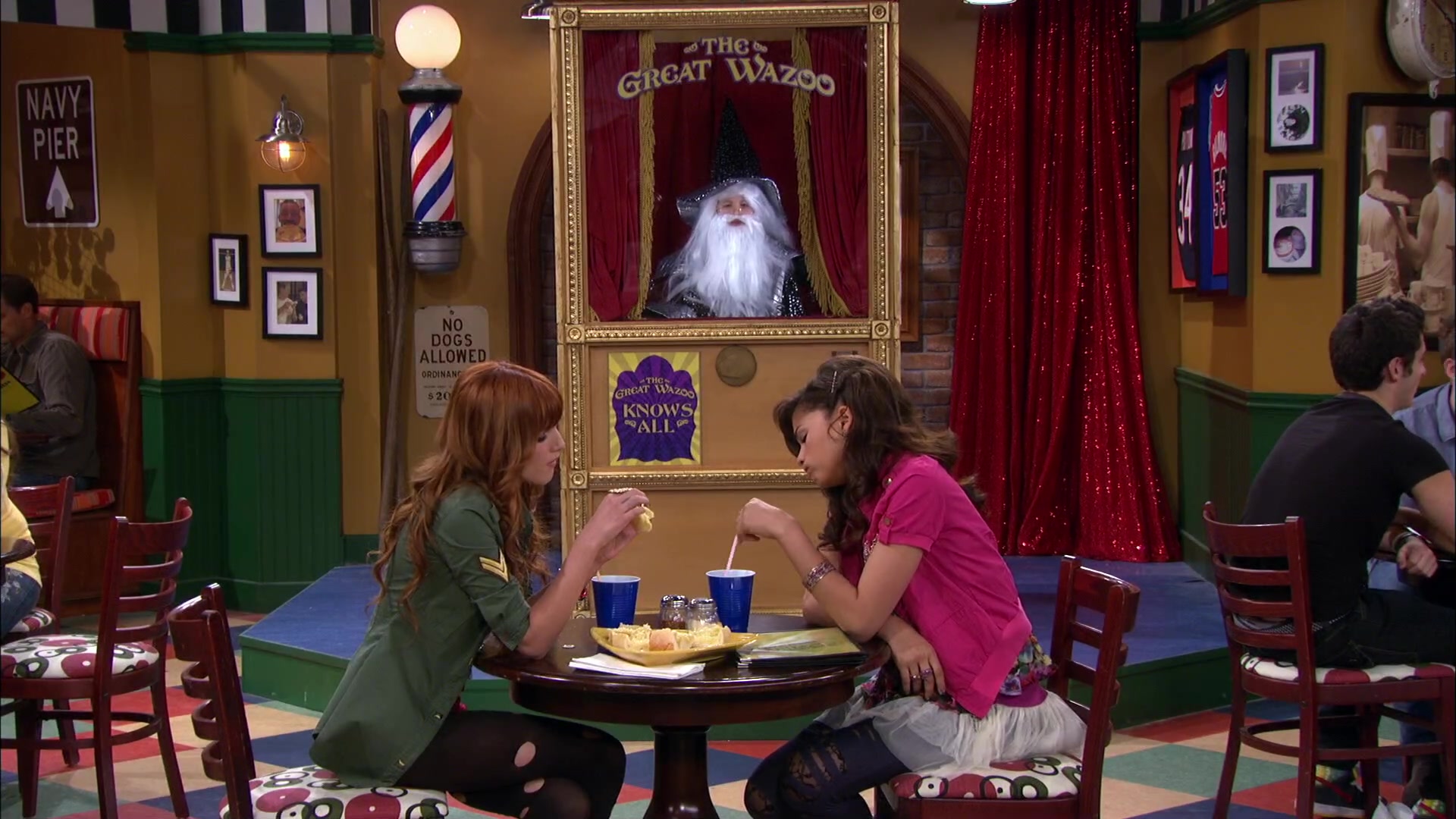 Shake_It_Up_S02E05_Doctor_It_Up_1080p_BTD_002084.jpg Shake_It_Up_S02E05_Doctor_It_Up_1080p_BTD_002084.jpg