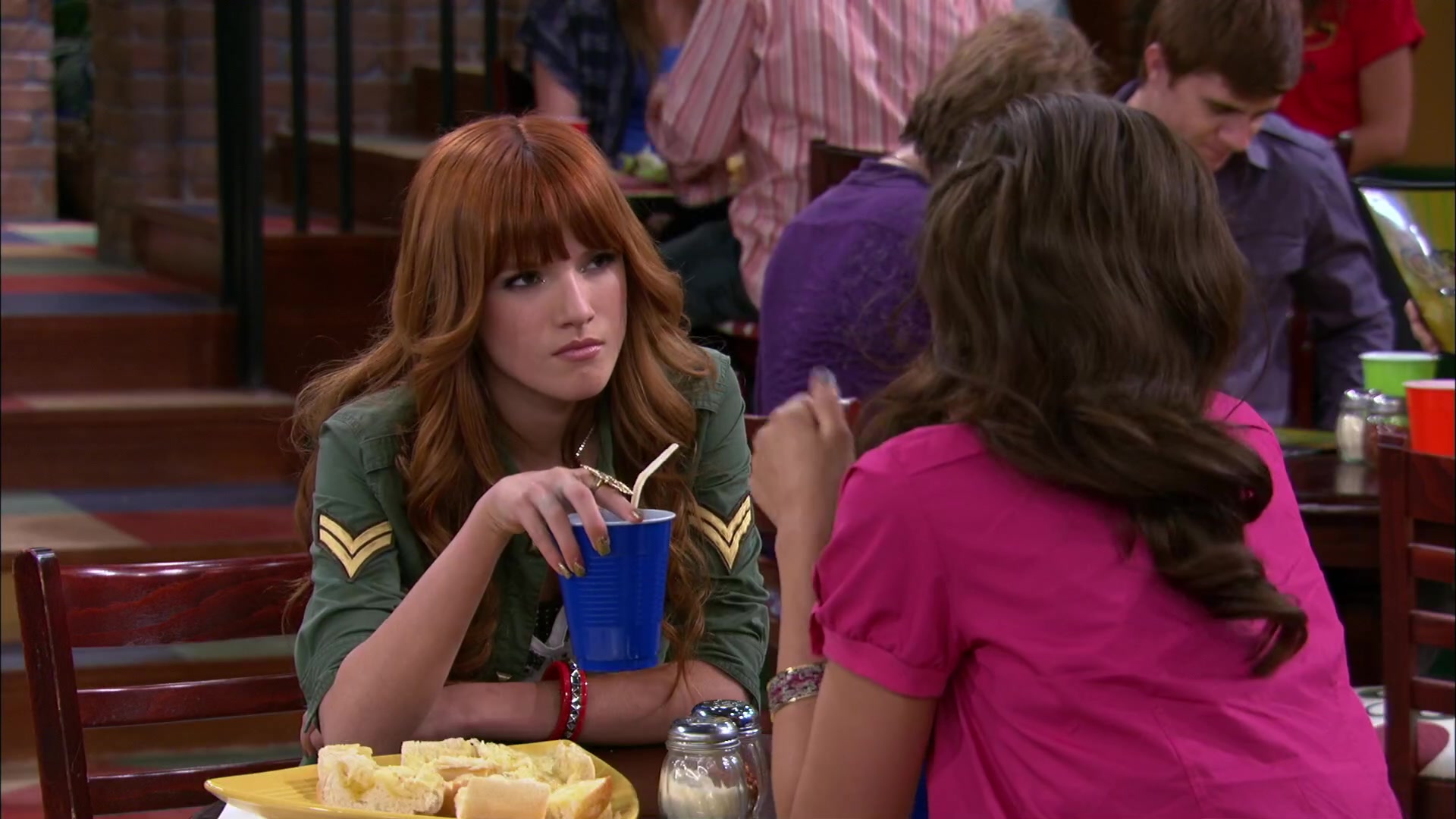 Shake_It_Up_S02E05_Doctor_It_Up_1080p_BTD_002102.jpg Shake_It_Up_S02E05_Doctor_It_Up_1080p_BTD_002102.jpg