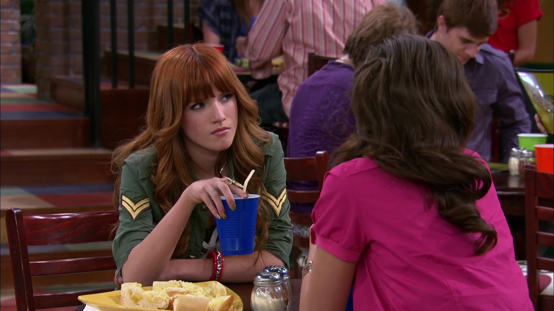 Shake_It_Up_S02E05_Doctor_It_Up_1080p_BTD_002103.jpg Shake_It_Up_S02E05_Doctor_It_Up_1080p_BTD_002103.jpg