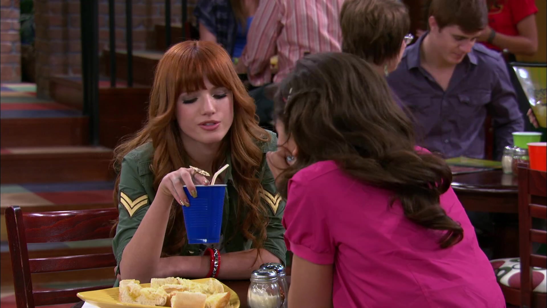 Shake_It_Up_S02E05_Doctor_It_Up_1080p_BTD_002109.jpg