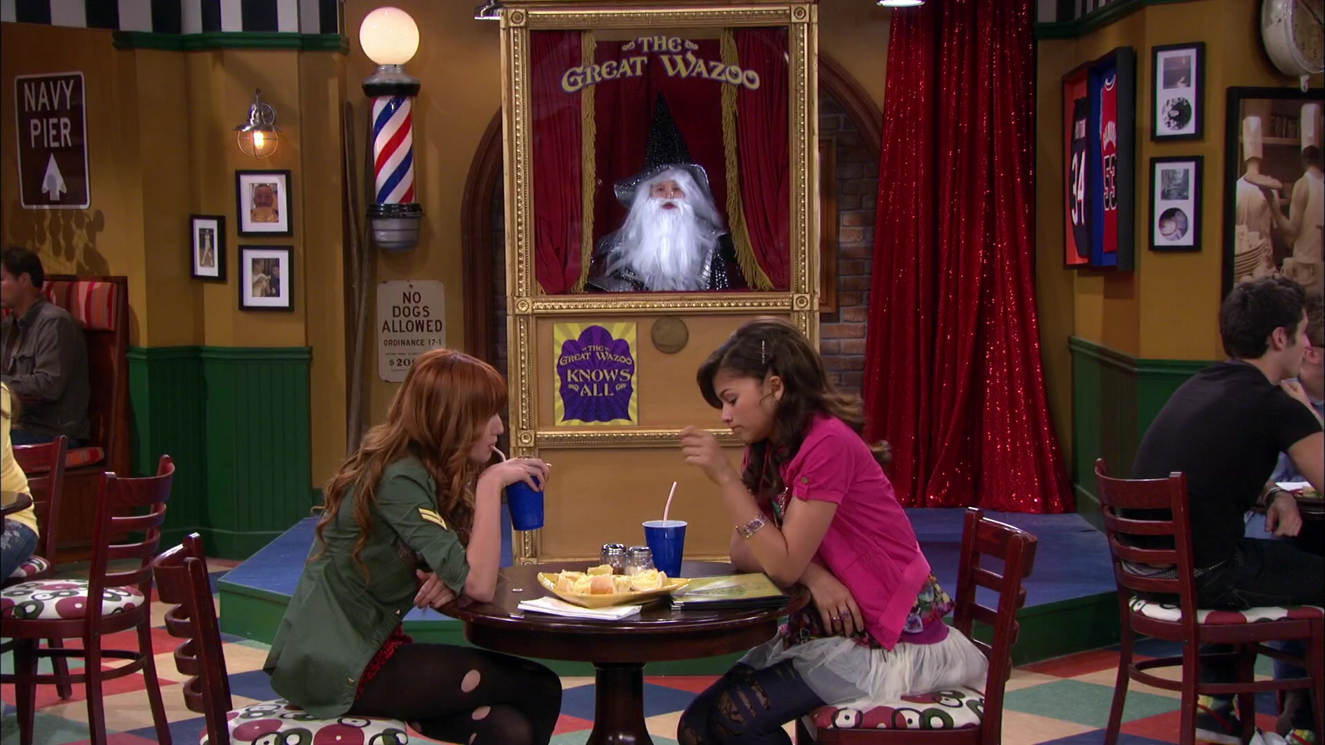 Shake_It_Up_S02E05_Doctor_It_Up_1080p_BTD_002114.jpg Shake_It_Up_S02E05_Doctor_It_Up_1080p_BTD_002114.jpg