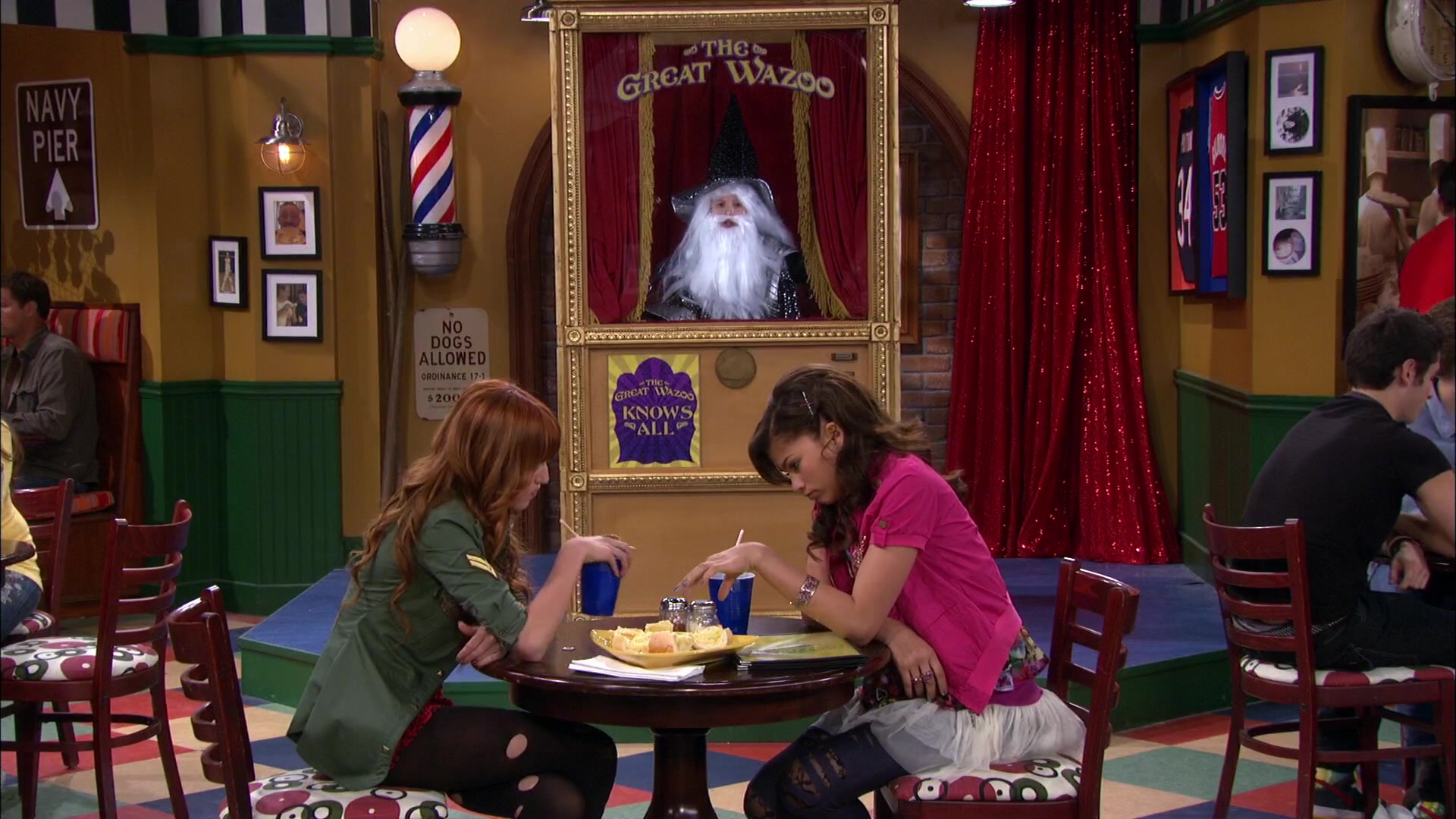 Shake_It_Up_S02E05_Doctor_It_Up_1080p_BTD_002117.jpg Shake_It_Up_S02E05_Doctor_It_Up_1080p_BTD_002117.jpg
