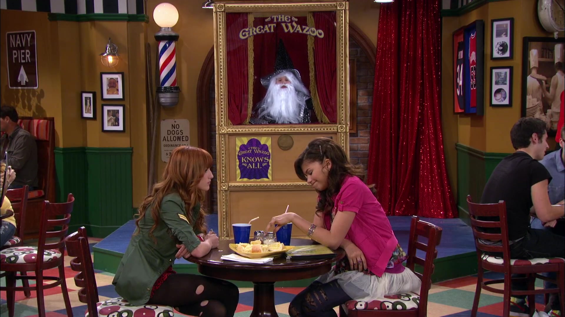 Shake_It_Up_S02E05_Doctor_It_Up_1080p_BTD_002125.jpg Shake_It_Up_S02E05_Doctor_It_Up_1080p_BTD_002125.jpg