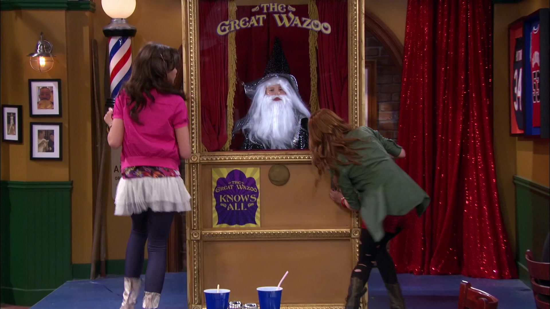 Shake_It_Up_S02E05_Doctor_It_Up_1080p_BTD_002145.jpg Shake_It_Up_S02E05_Doctor_It_Up_1080p_BTD_002145.jpg