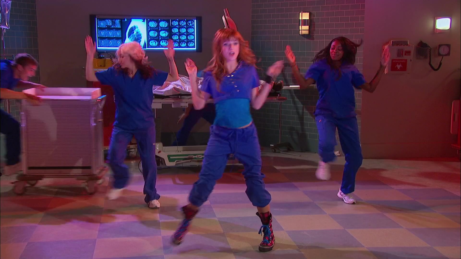 Shake_It_Up_S02E05_Doctor_It_Up_1080p_BTD_002338.jpg