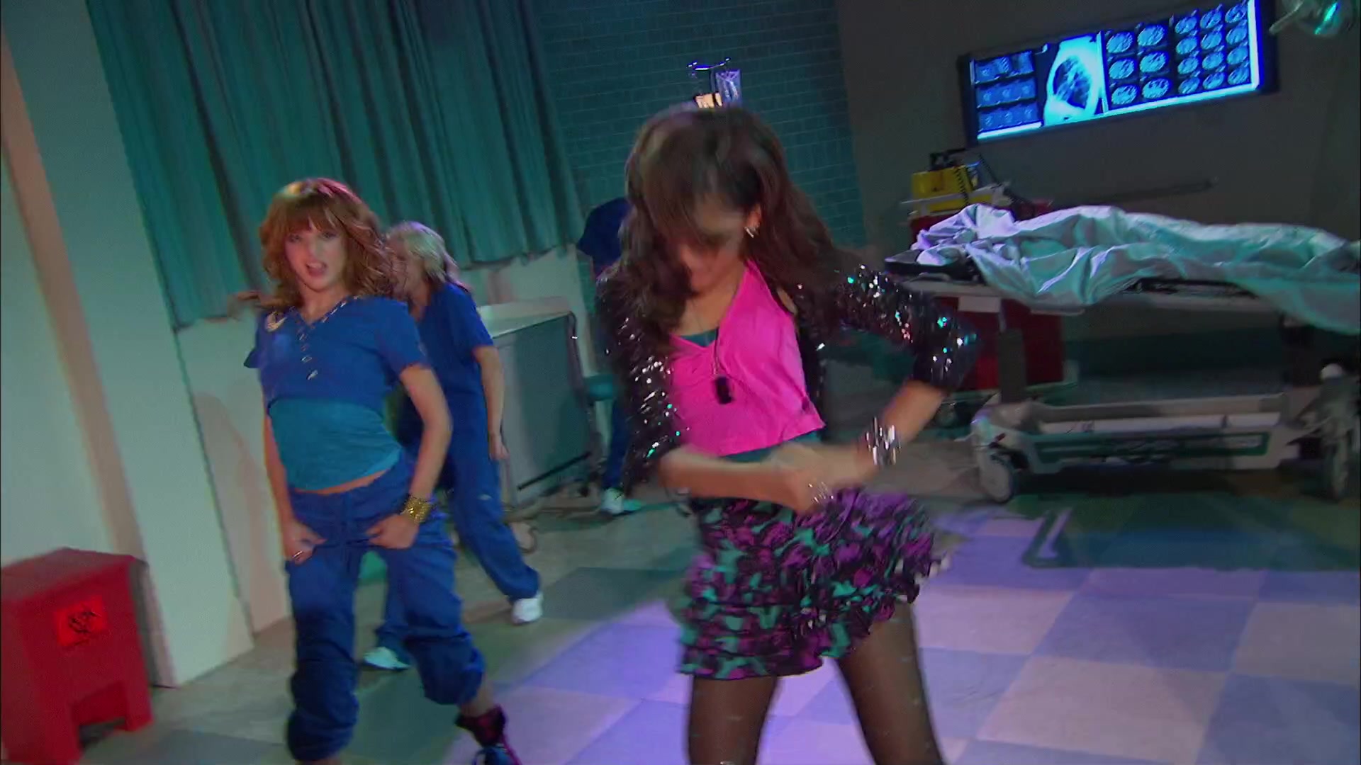 Shake_It_Up_S02E05_Doctor_It_Up_1080p_BTD_002368.jpg Shake_It_Up_S02E05_Doctor_It_Up_1080p_BTD_002368.jpg