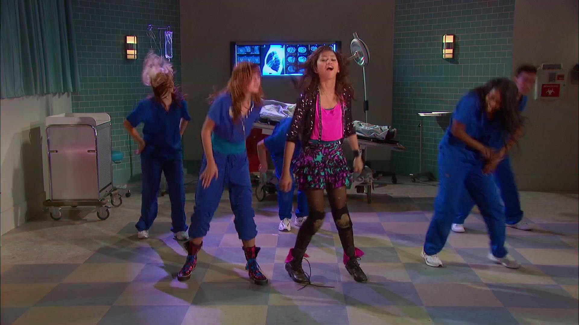 Shake_It_Up_S02E05_Doctor_It_Up_1080p_BTD_002391.jpg