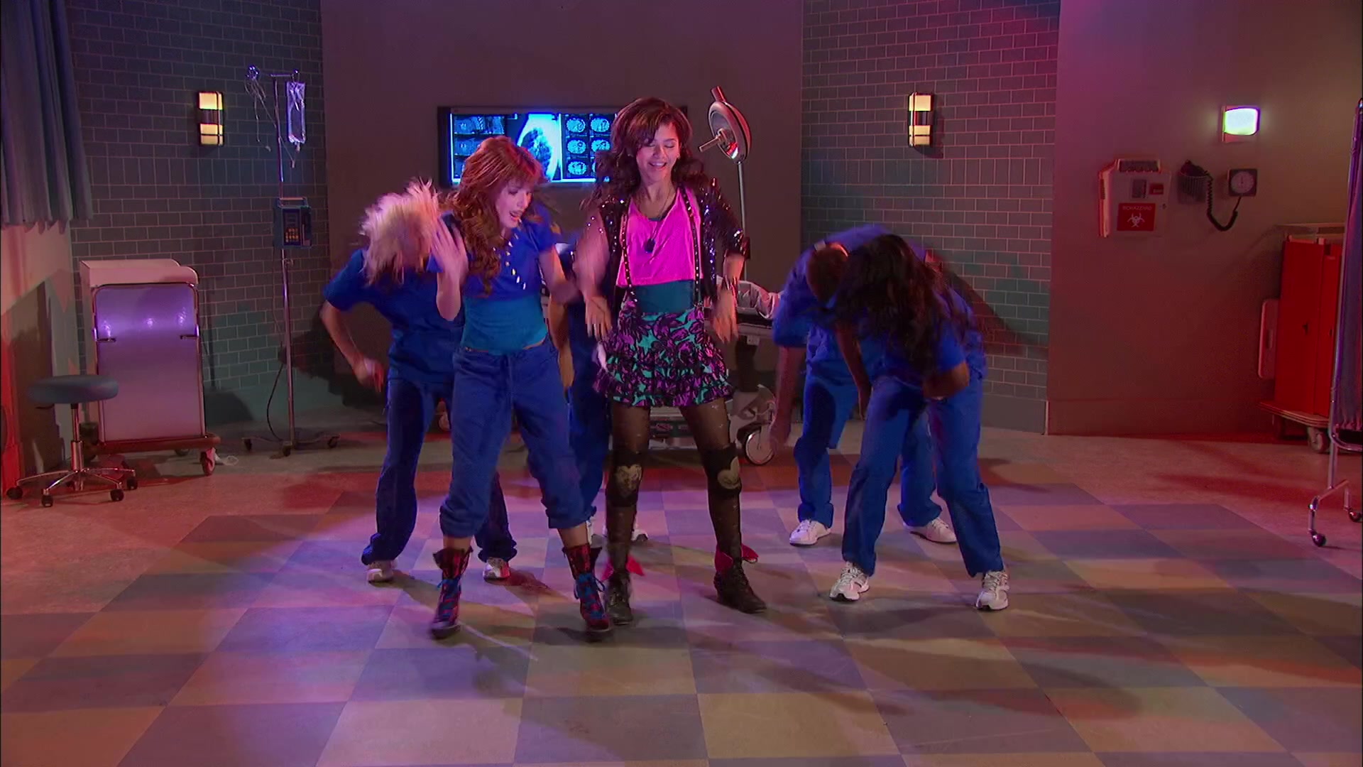 Shake_It_Up_S02E05_Doctor_It_Up_1080p_BTD_002402.jpg