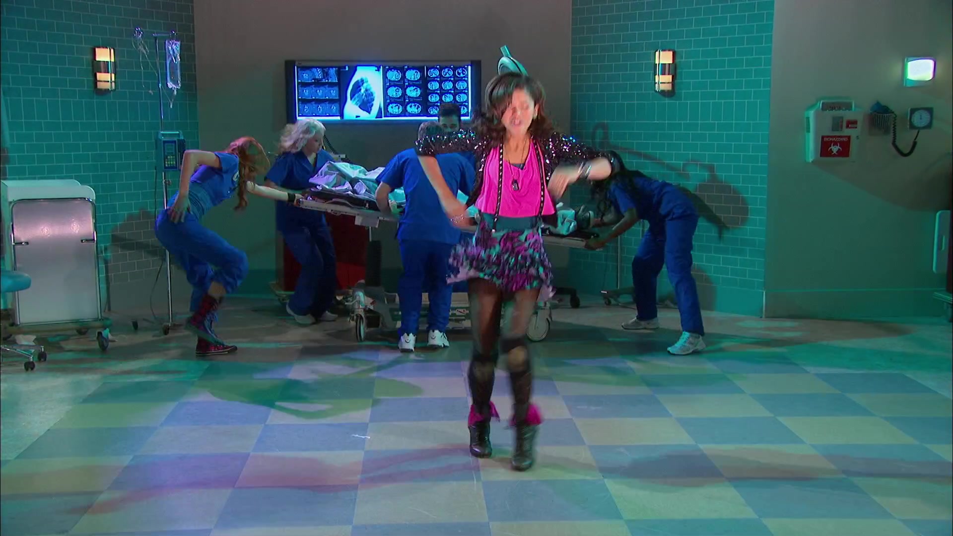 Shake_It_Up_S02E05_Doctor_It_Up_1080p_BTD_002414.jpg