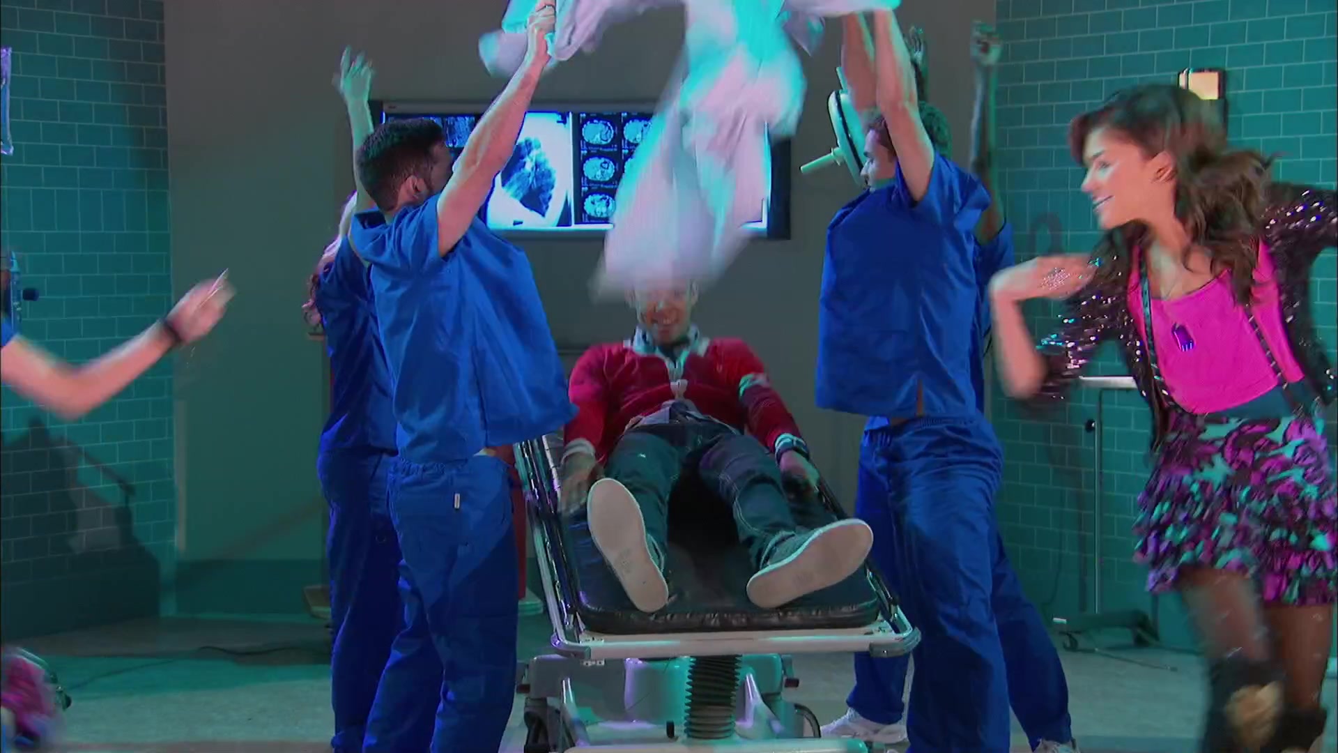 Shake_It_Up_S02E05_Doctor_It_Up_1080p_BTD_002424.jpg Shake_It_Up_S02E05_Doctor_It_Up_1080p_BTD_002424.jpg