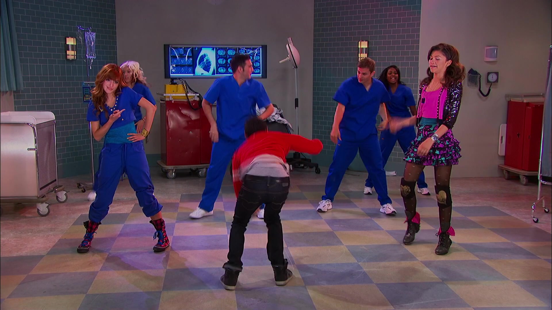 Shake_It_Up_S02E05_Doctor_It_Up_1080p_BTD_002435.jpg Shake_It_Up_S02E05_Doctor_It_Up_1080p_BTD_002435.jpg