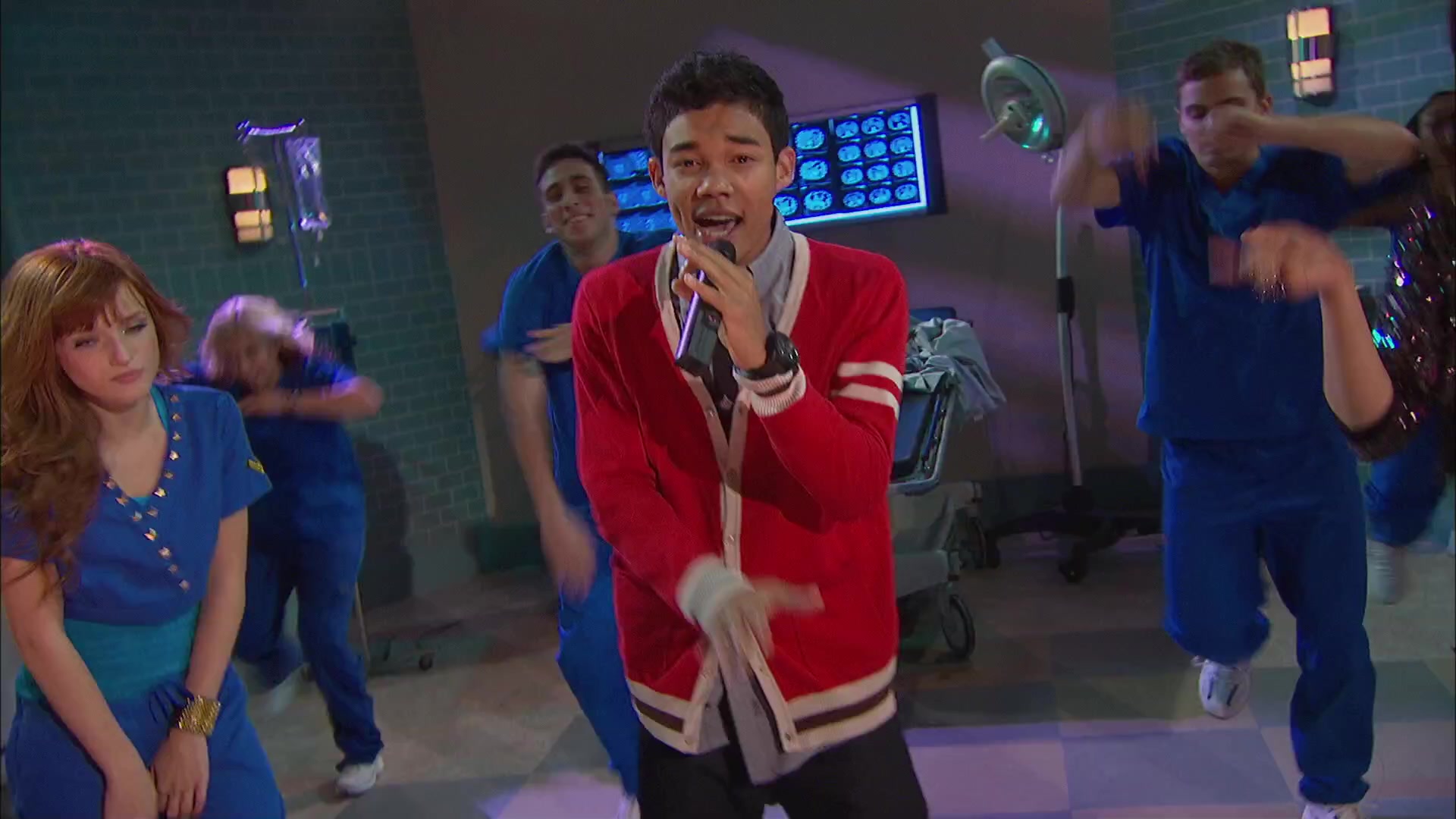 Shake_It_Up_S02E05_Doctor_It_Up_1080p_BTD_002441.jpg