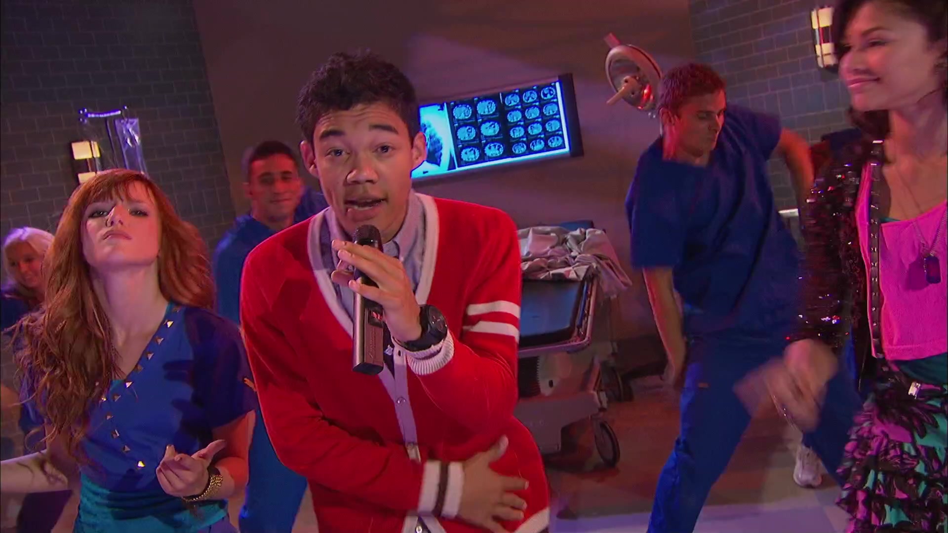 Shake_It_Up_S02E05_Doctor_It_Up_1080p_BTD_002444.jpg Shake_It_Up_S02E05_Doctor_It_Up_1080p_BTD_002444.jpg