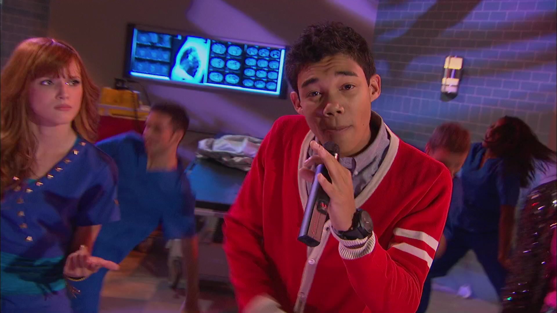 Shake_It_Up_S02E05_Doctor_It_Up_1080p_BTD_002446.jpg Shake_It_Up_S02E05_Doctor_It_Up_1080p_BTD_002446.jpg