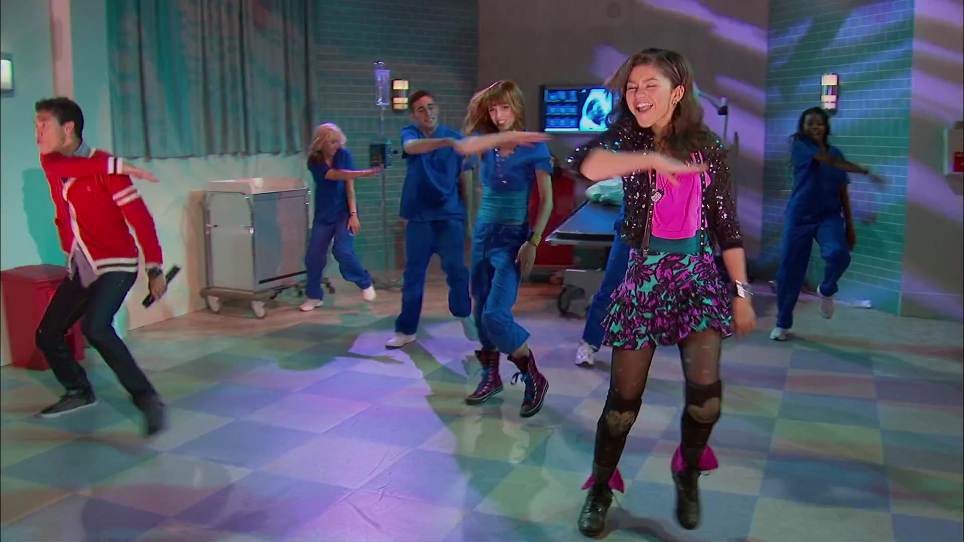 Shake_It_Up_S02E05_Doctor_It_Up_1080p_BTD_002476.jpg Shake_It_Up_S02E05_Doctor_It_Up_1080p_BTD_002476.jpg