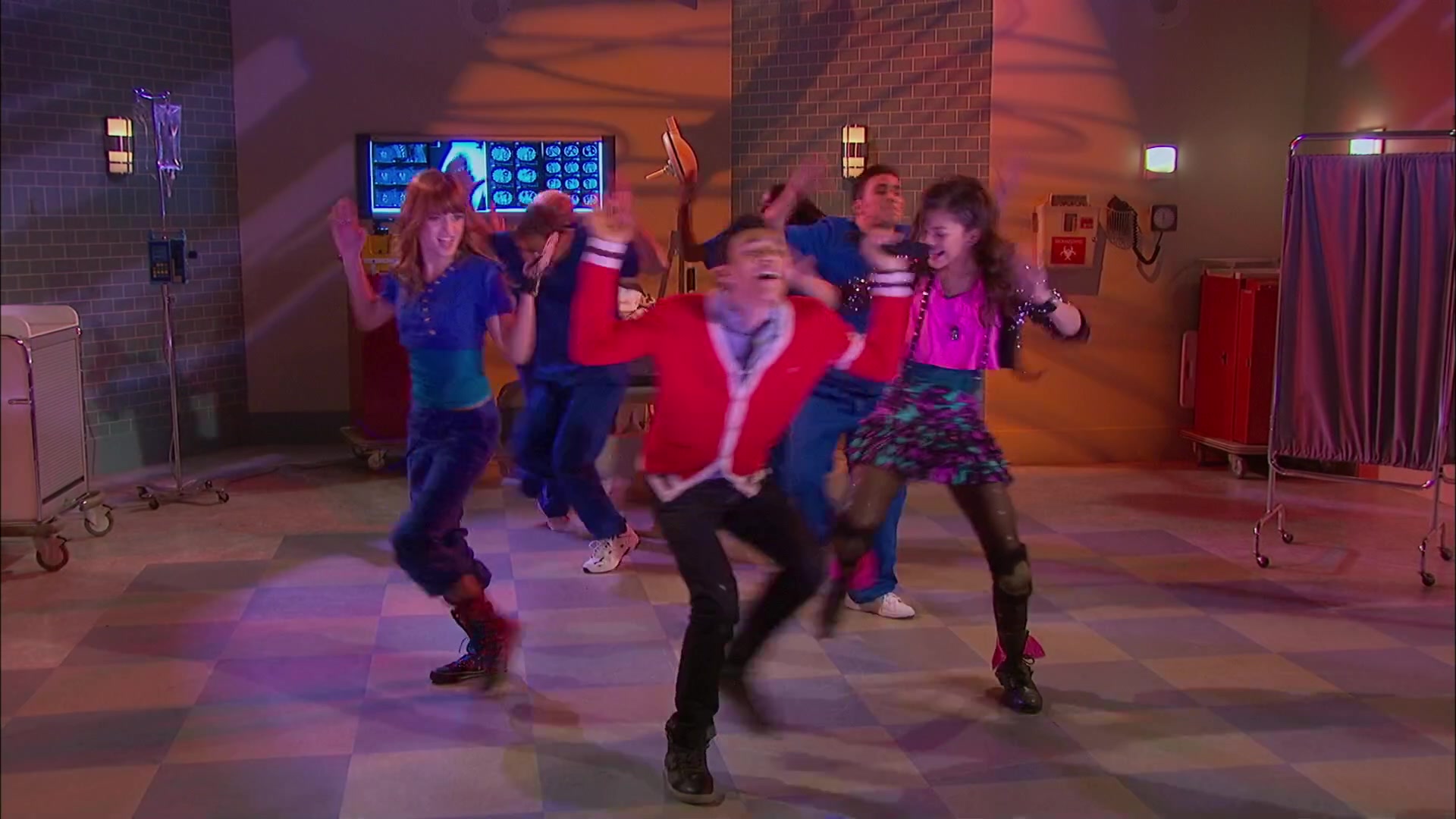 Shake_It_Up_S02E05_Doctor_It_Up_1080p_BTD_002493.jpg Shake_It_Up_S02E05_Doctor_It_Up_1080p_BTD_002493.jpg