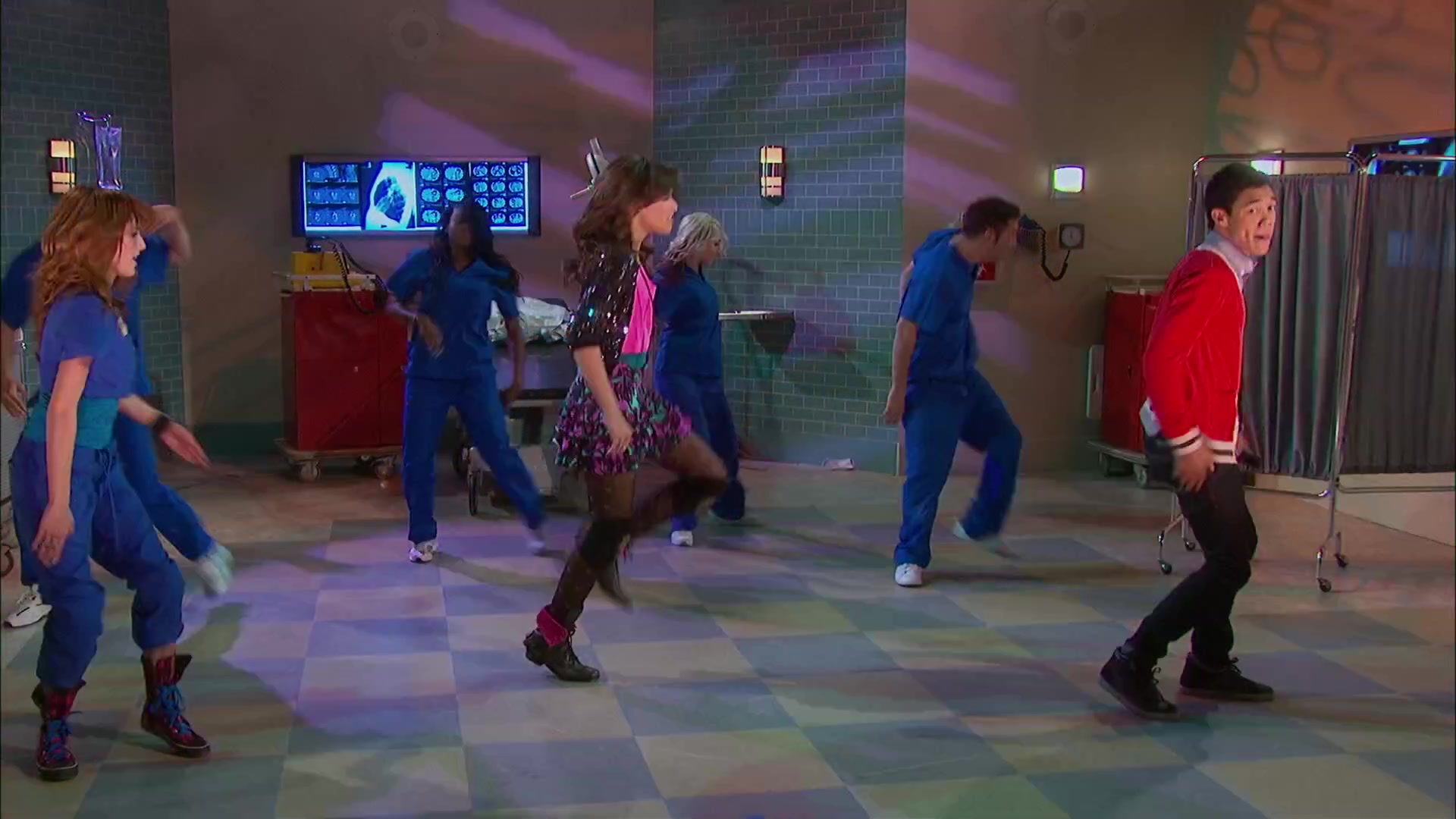 Shake_It_Up_S02E05_Doctor_It_Up_1080p_BTD_002496.jpg