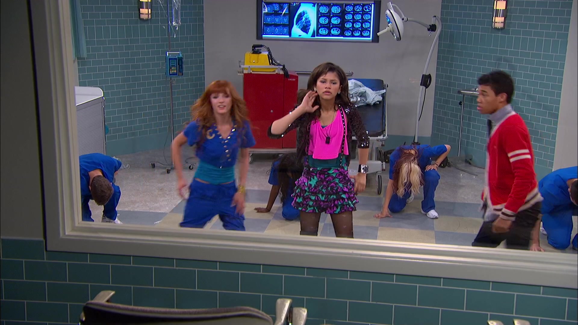 Shake_It_Up_S02E05_Doctor_It_Up_1080p_BTD_002517.jpg