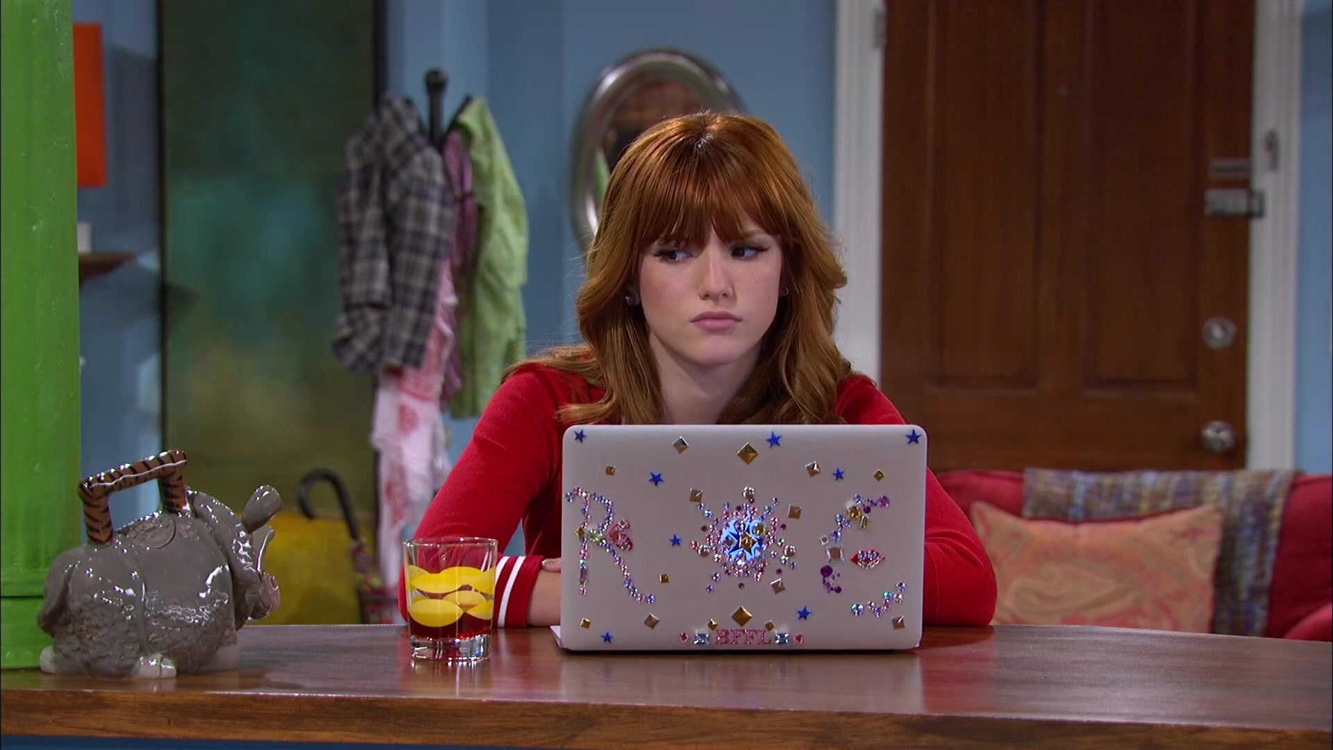 Shake_It_Up_S02E06_Review_It_Up_1080p_BTD_000040.jpg